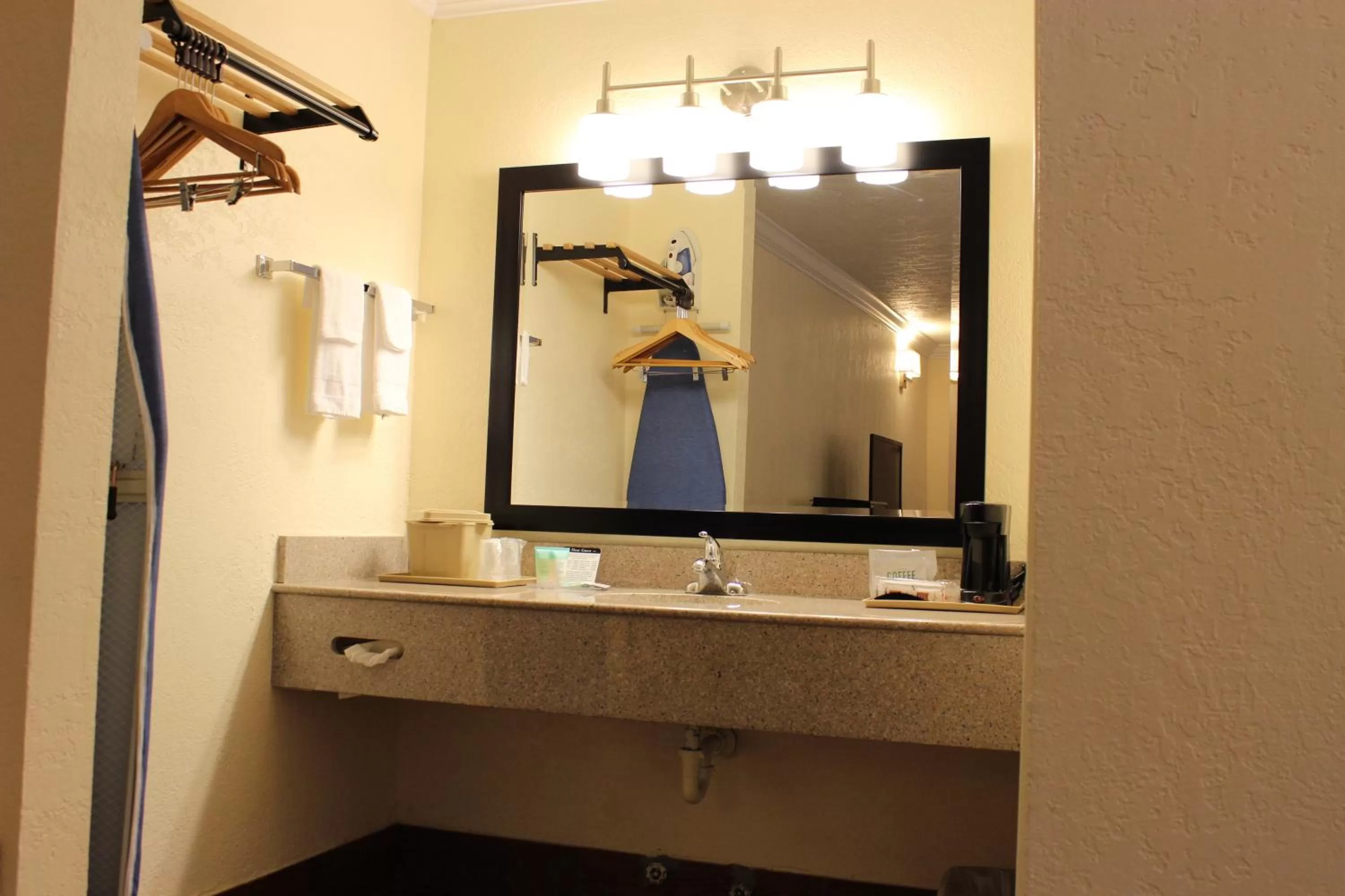 Bathroom in Fairway Inn Florida City Homestead Everglades