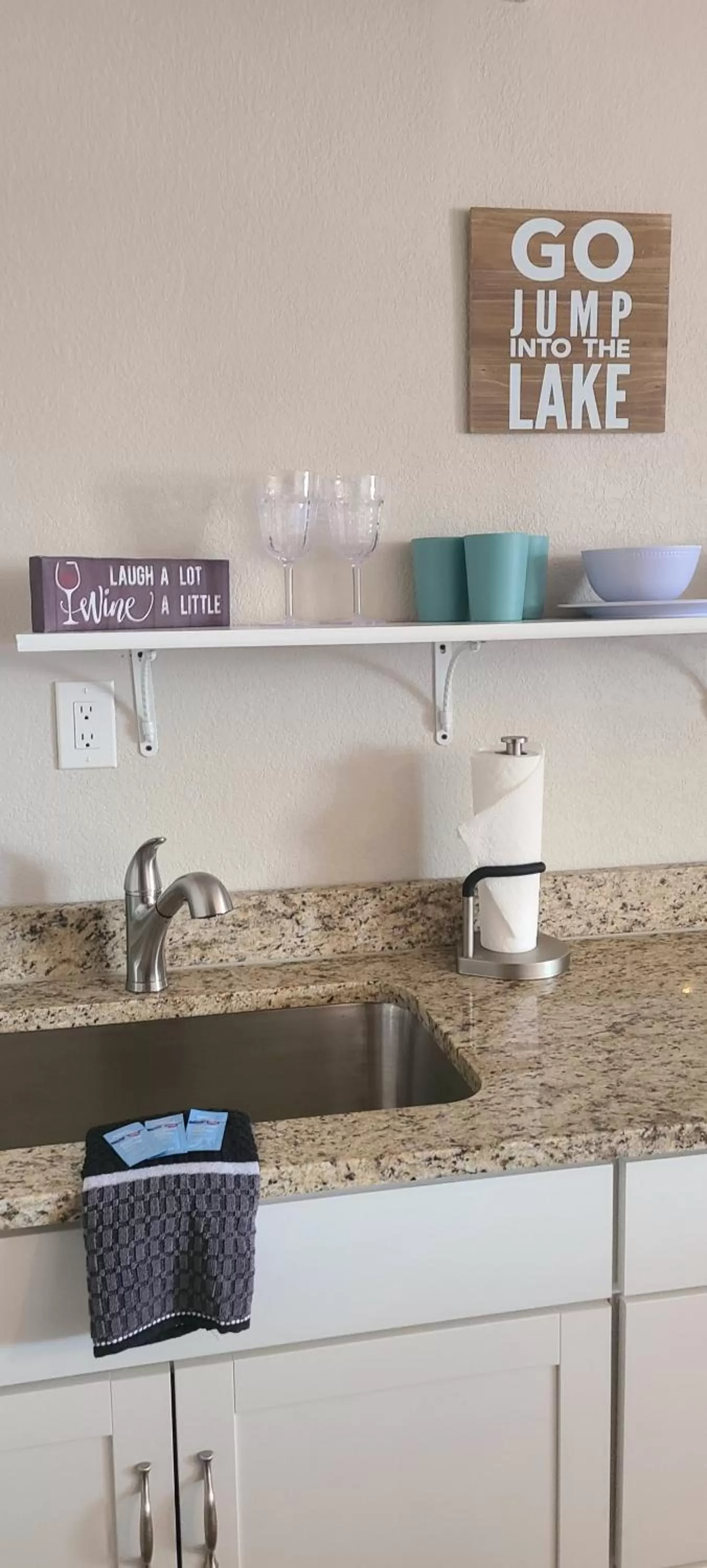 Kitchen or kitchenette in Red Rock Motel and Dam Motel