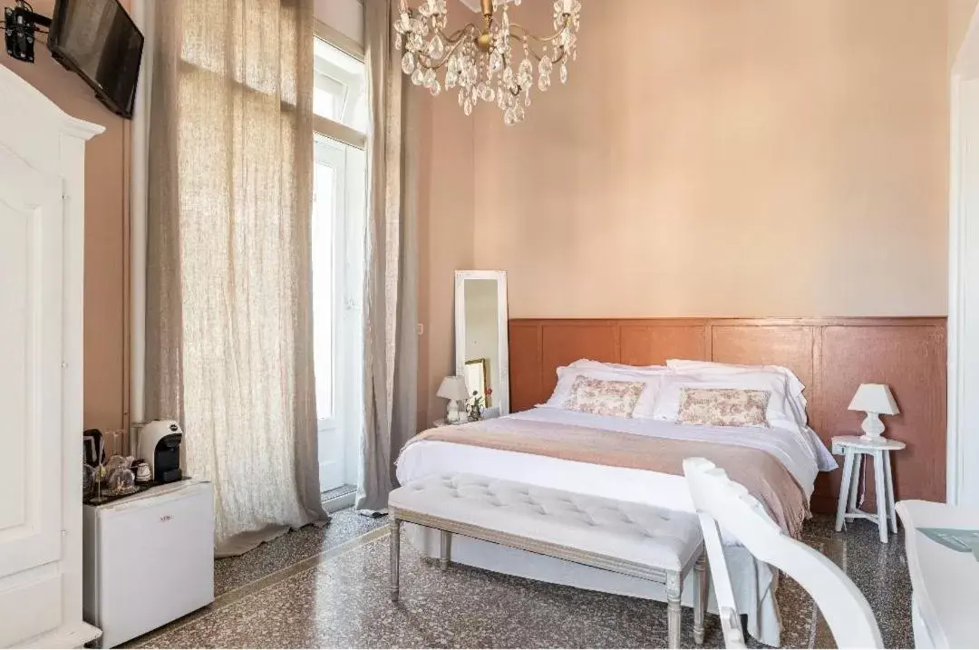 Superior King Room in Joy's Bnb Ortigia Superior King Room in Joy's Bnb Ortigia