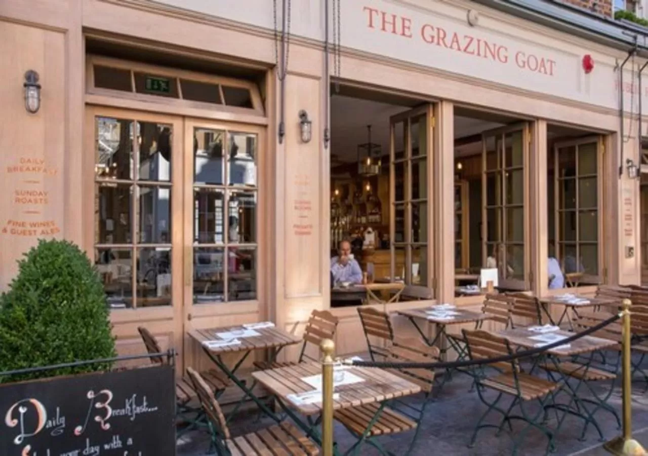 Facade/entrance in The Grazing Goat