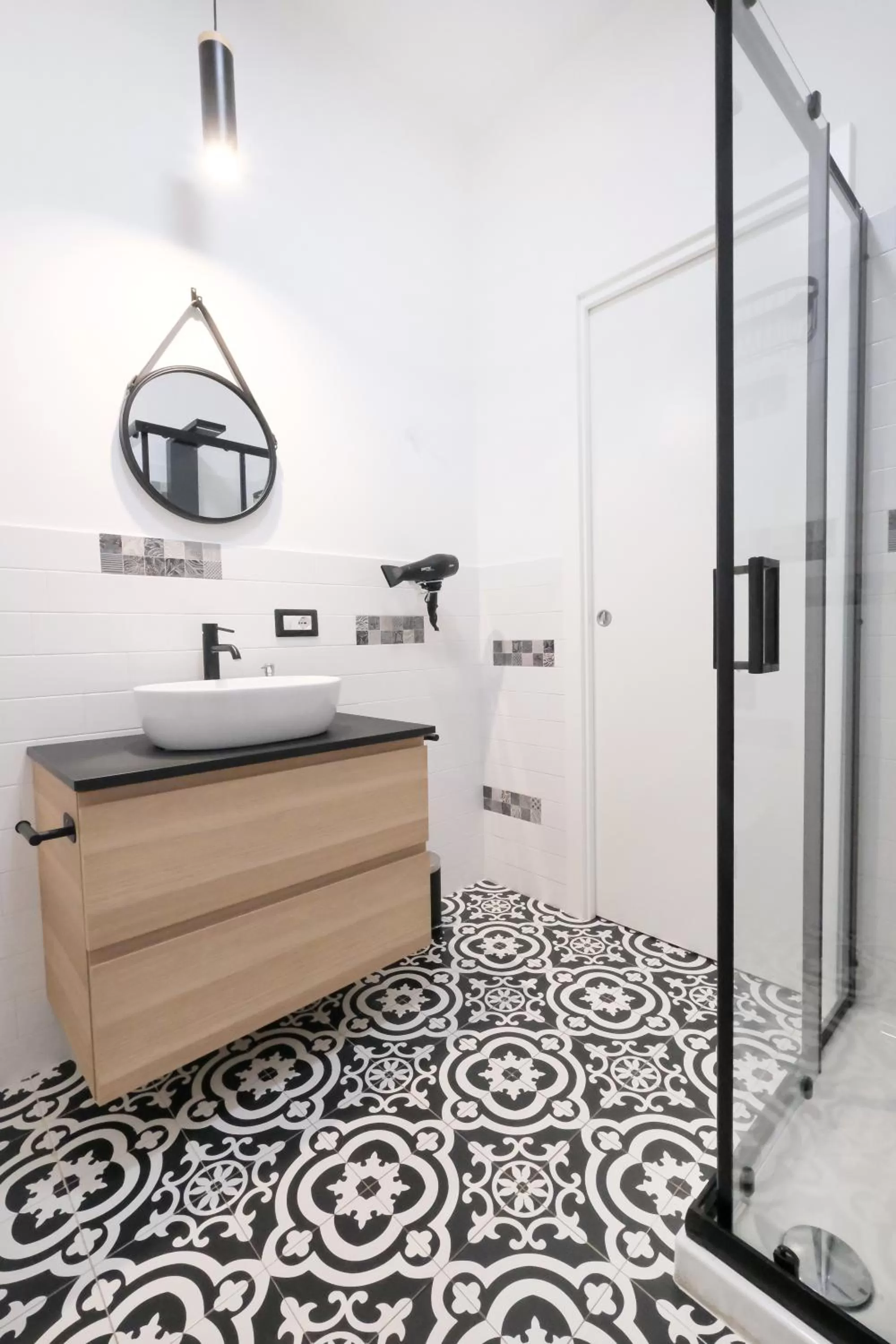 Bathroom in LH51 Rooms