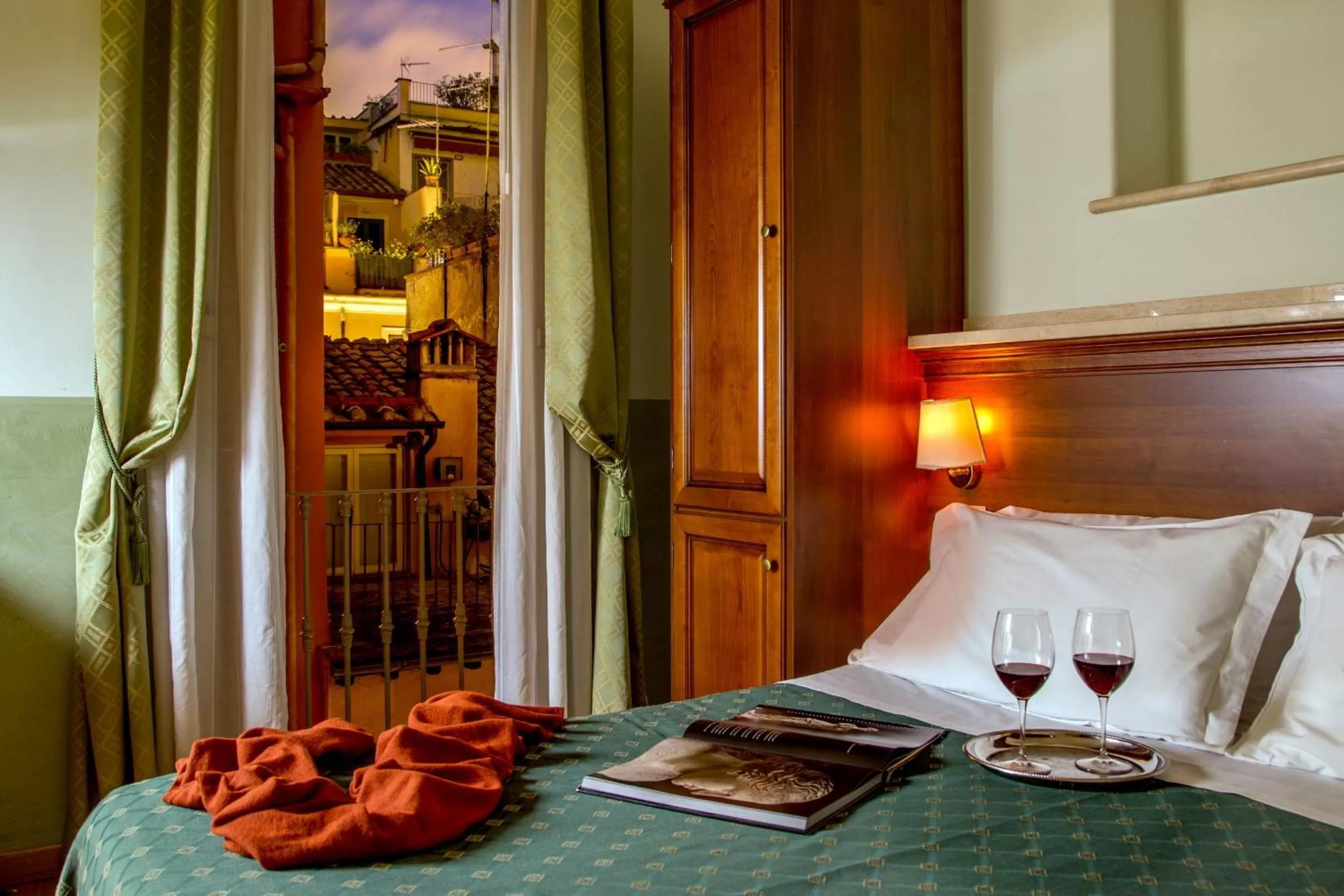 Deluxe Triple Room in Hotel Centrale