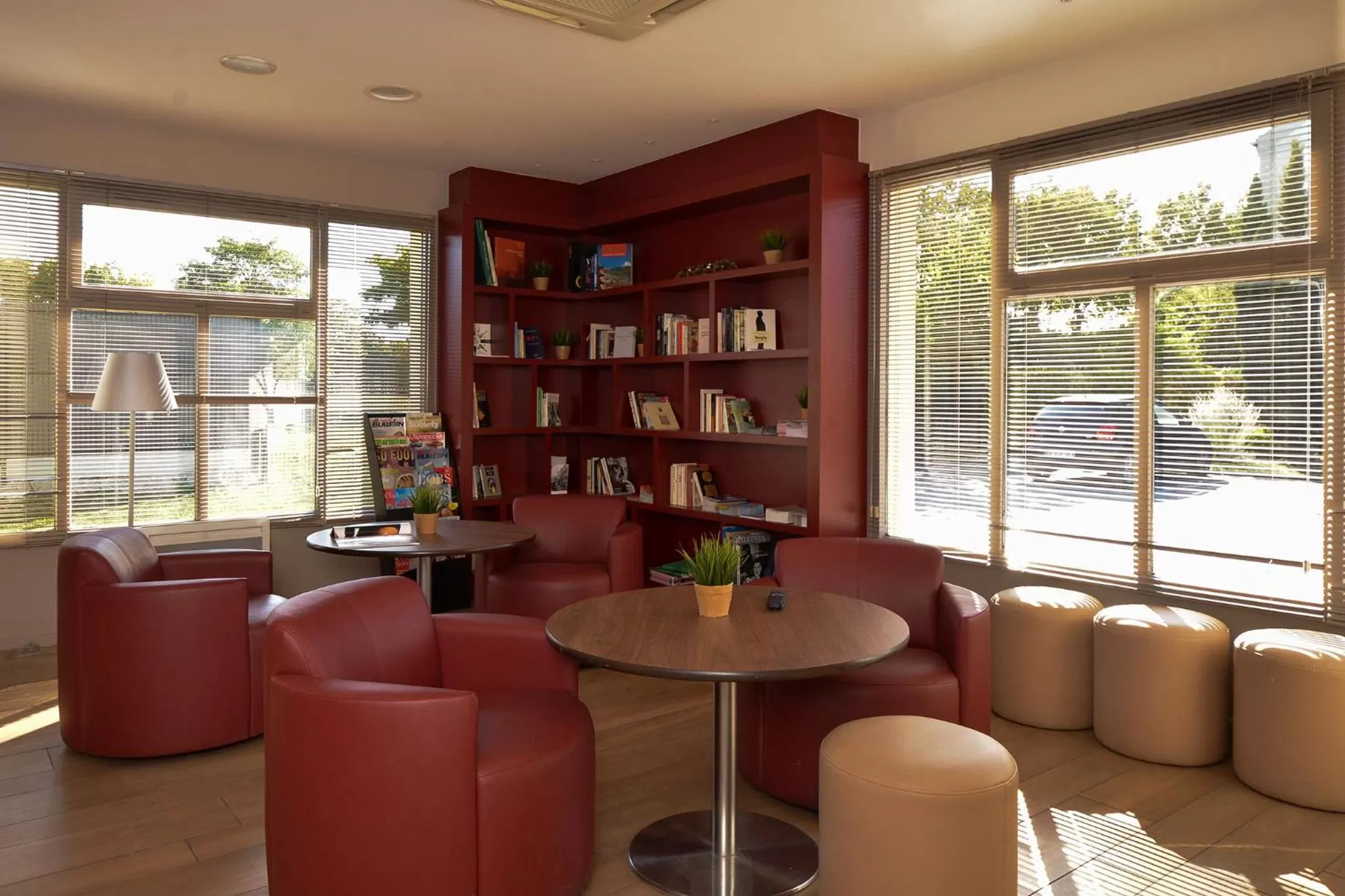 Library in Campanile Reims Ouest - Tinqueux