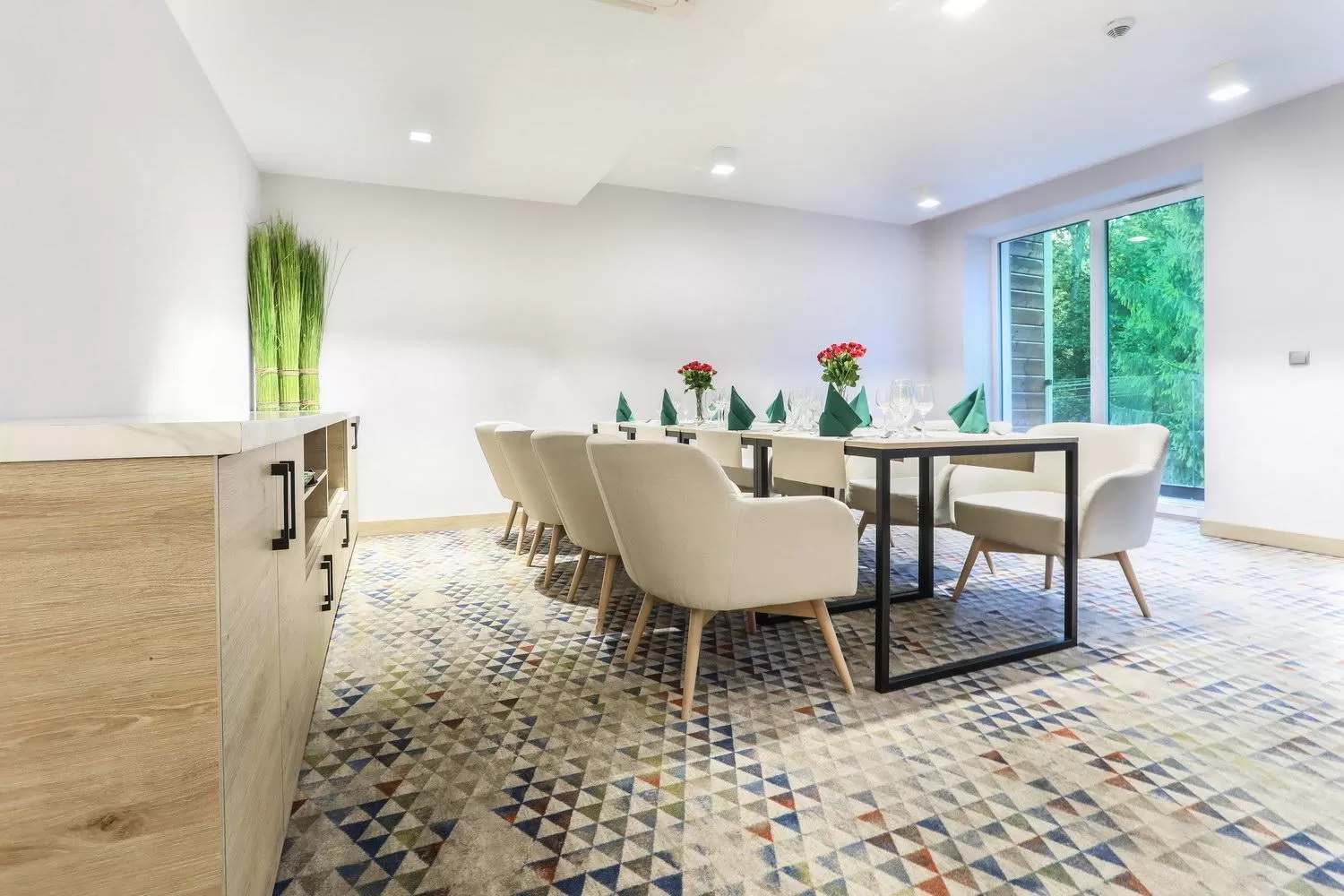 Restaurant/places to eat in Magnus Resort