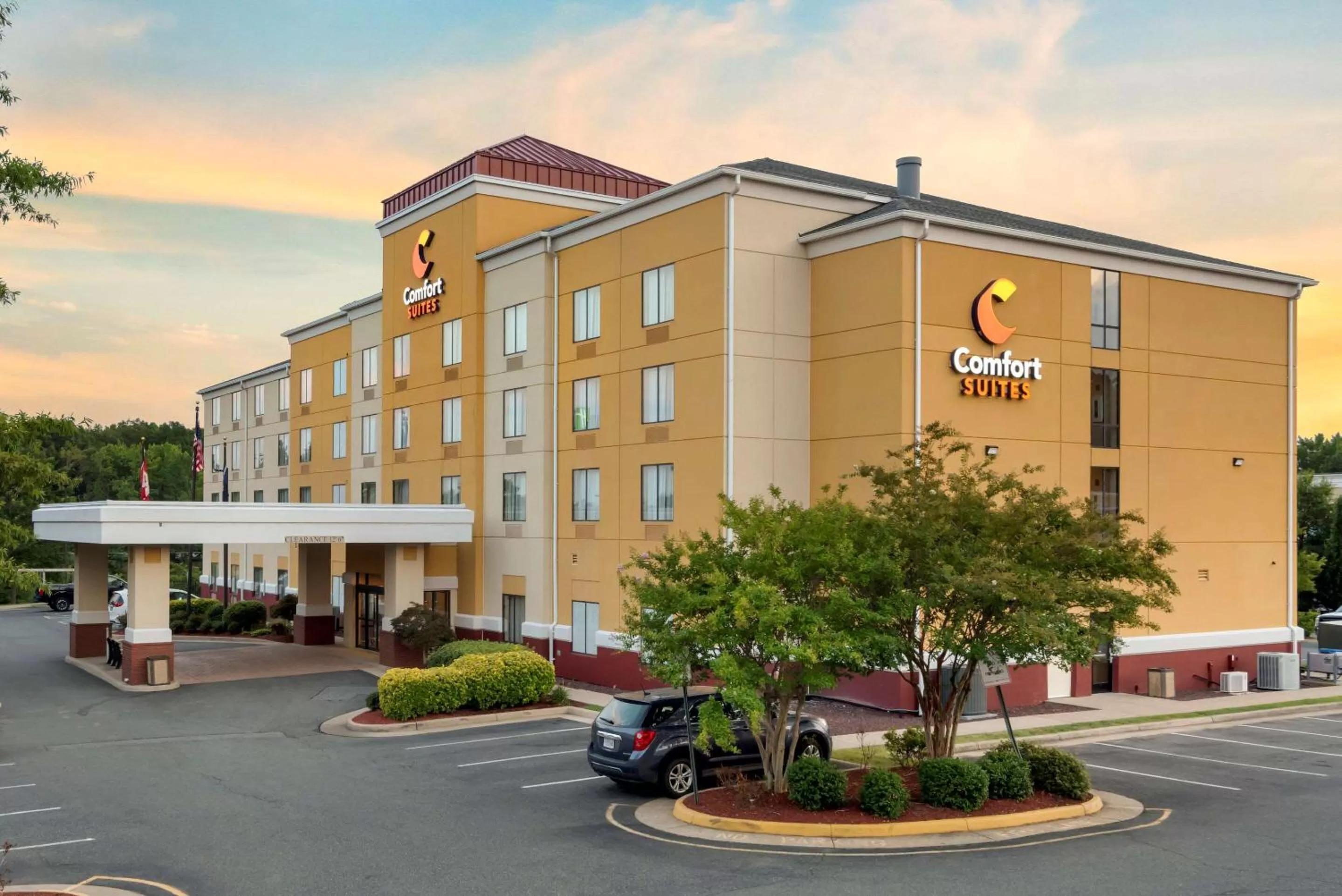 Property building in Comfort Suites Fredericksburg North