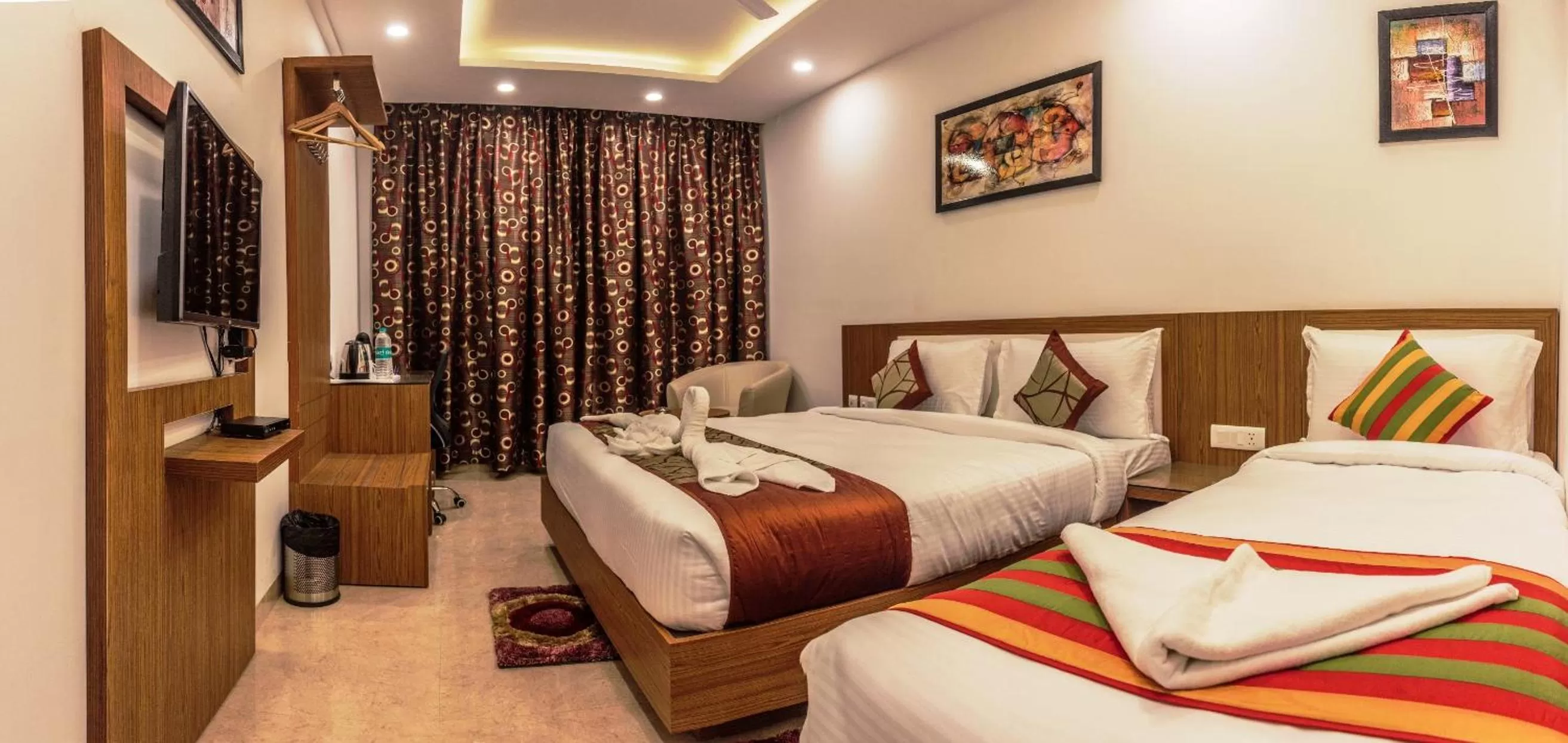 Bedroom, Bed in Hotel Suktara International