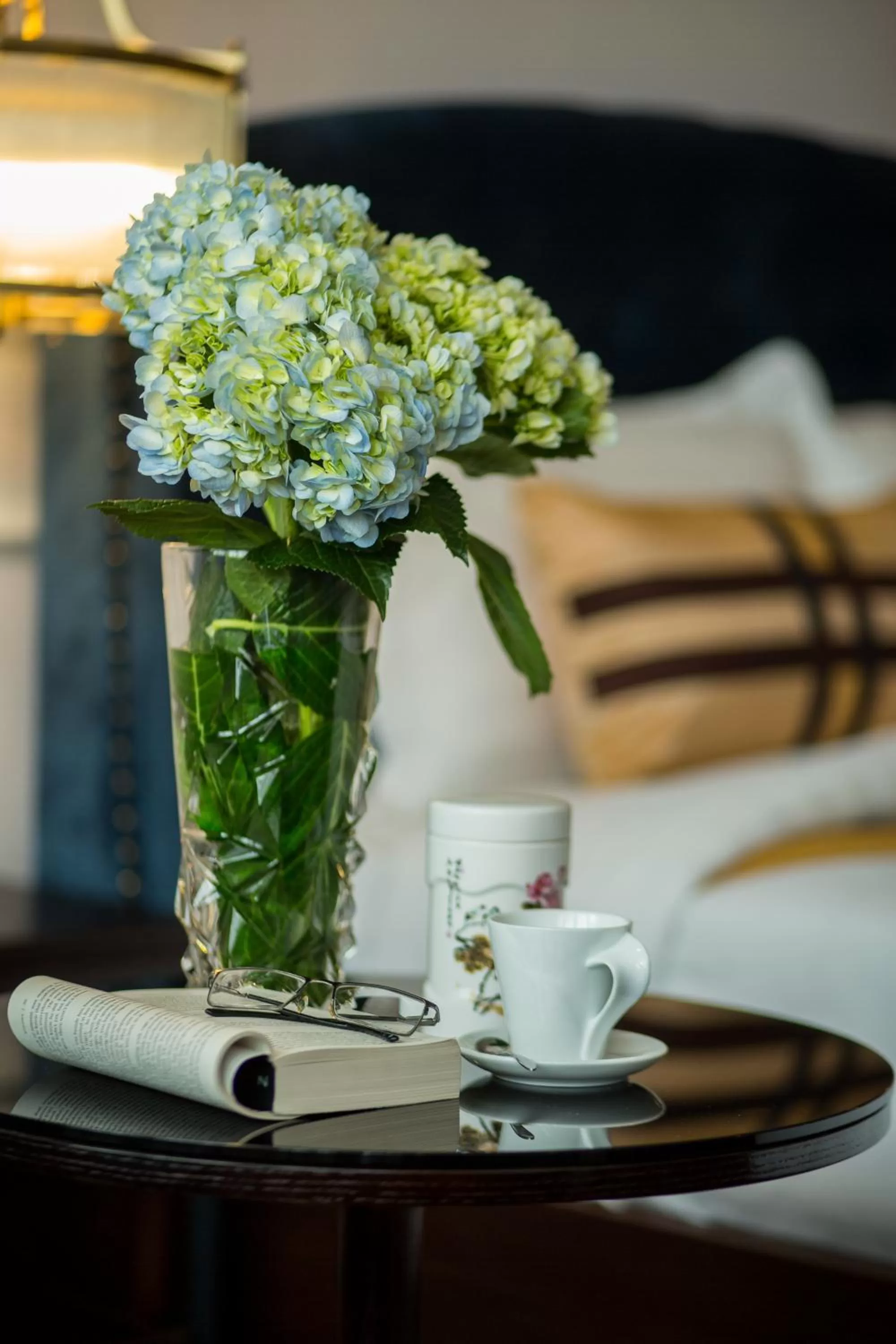 Coffee/tea facilities, Bed in S Central Hotel and Spa