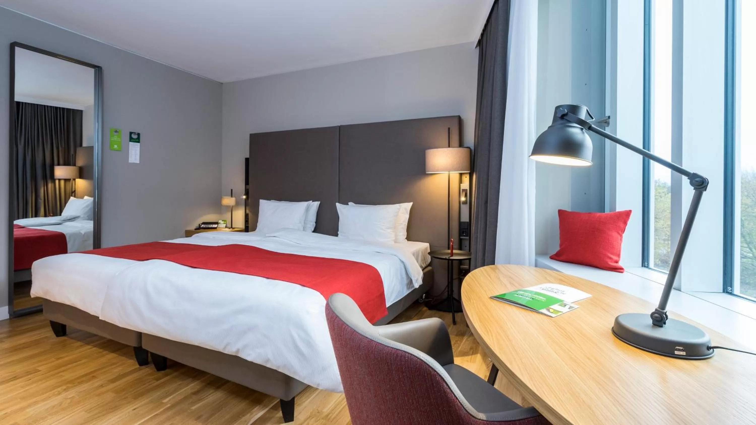 Photo of the whole room, Bed in Holiday Inn Hamburg - City Nord by IHG