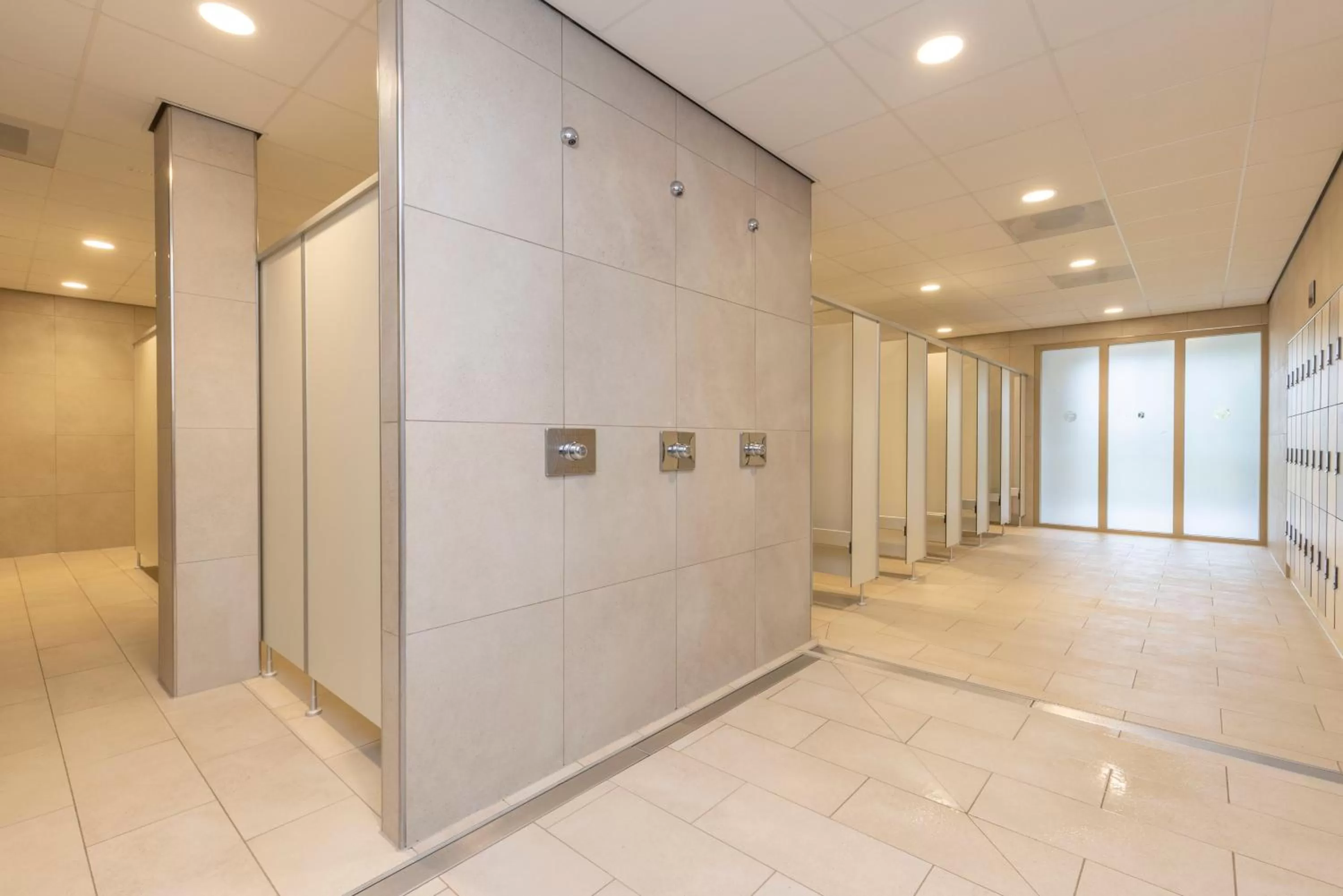 Shower in Fletcher Familiehotel De Hunzebergen