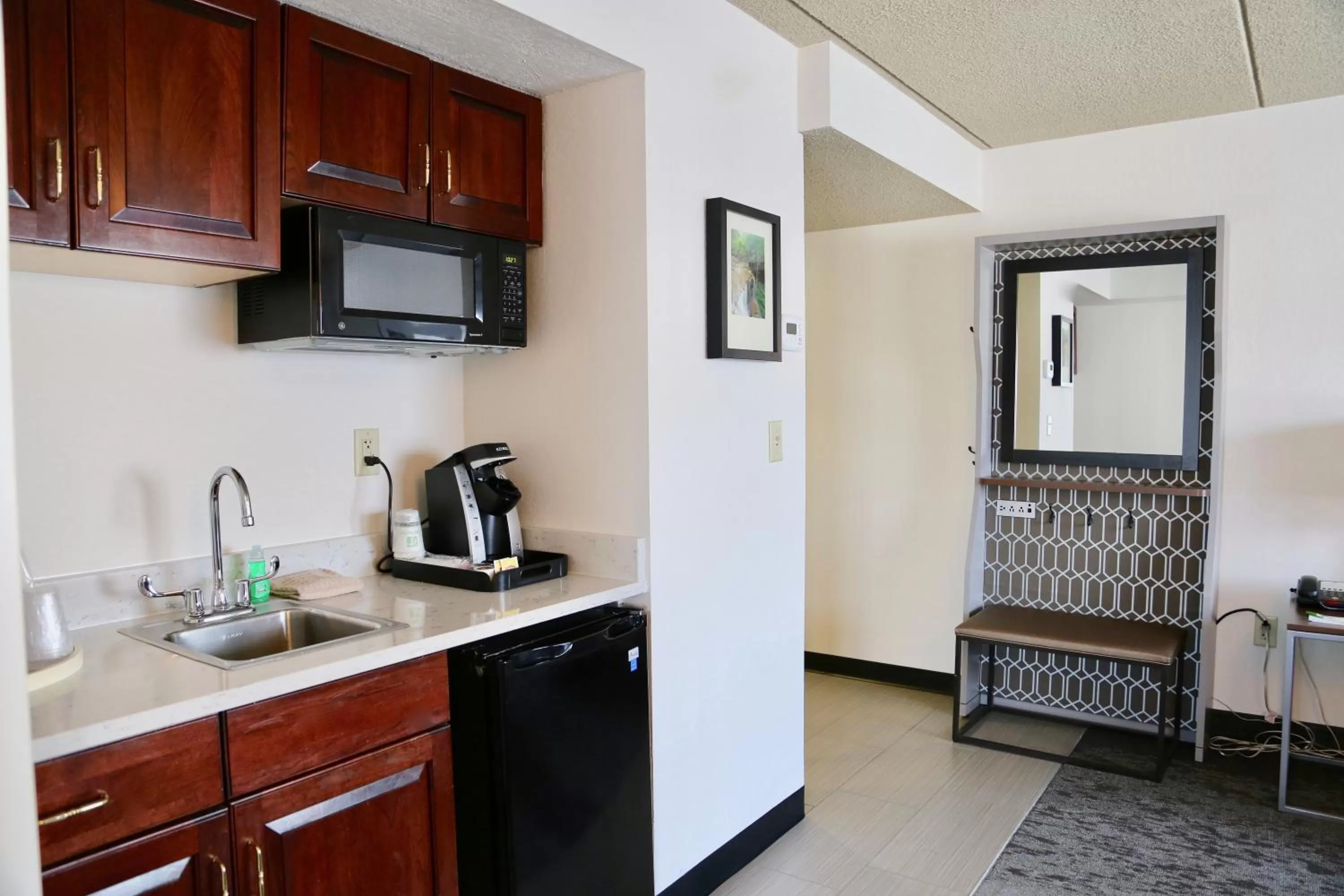 Coffee/tea facilities in Holiday Inn Salem by IHG