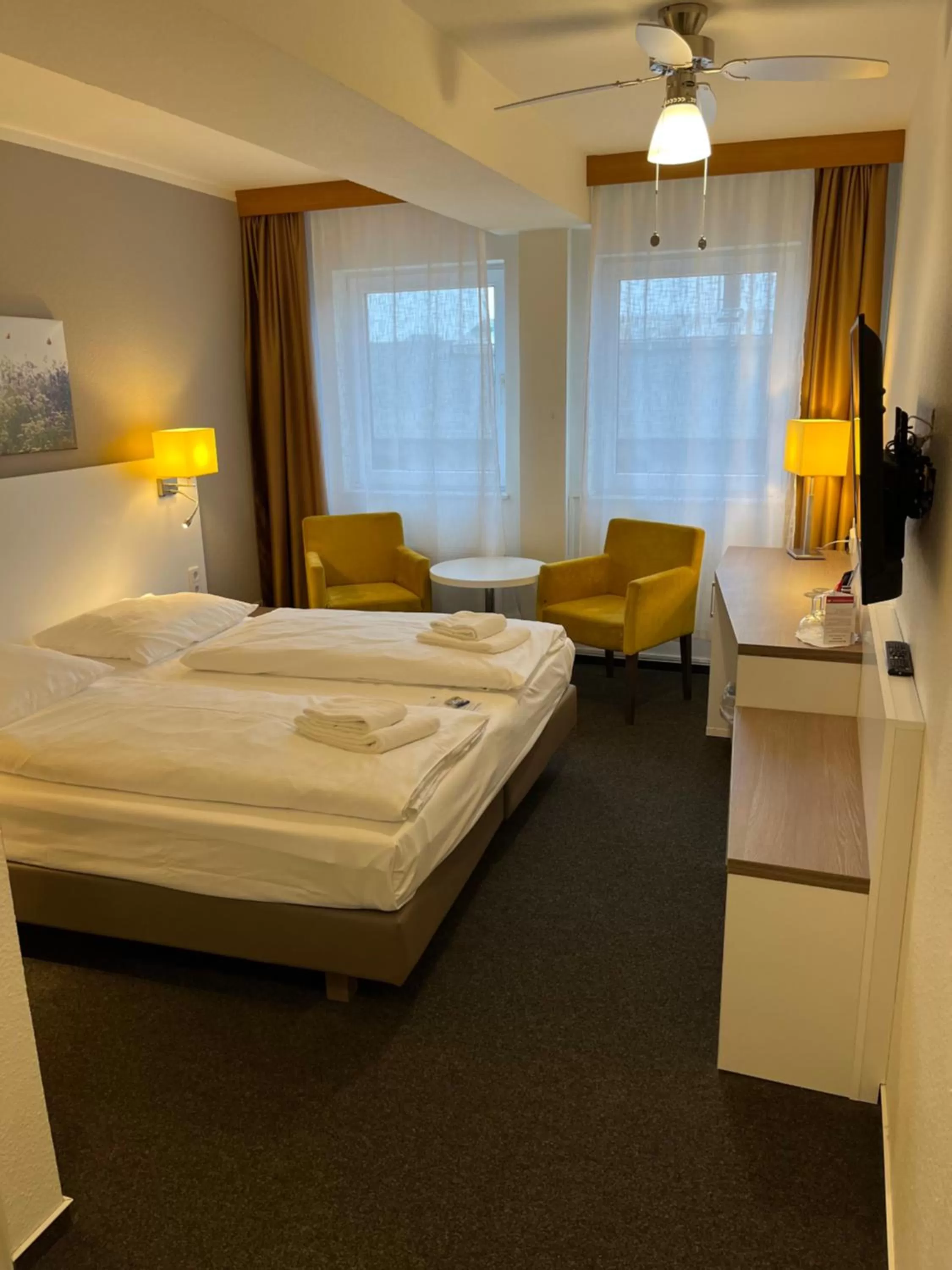 Staff, Bed in astral'Inn Leipzig Hotel & Restaurant