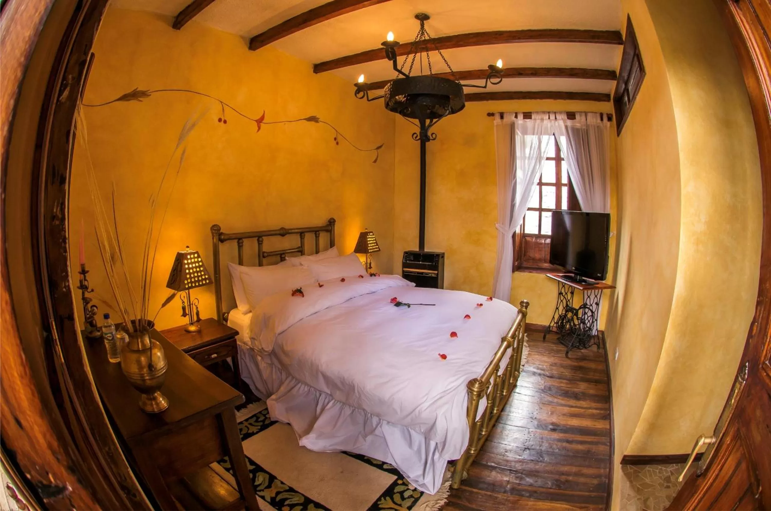 Day, Bed in Hostería La Andaluza