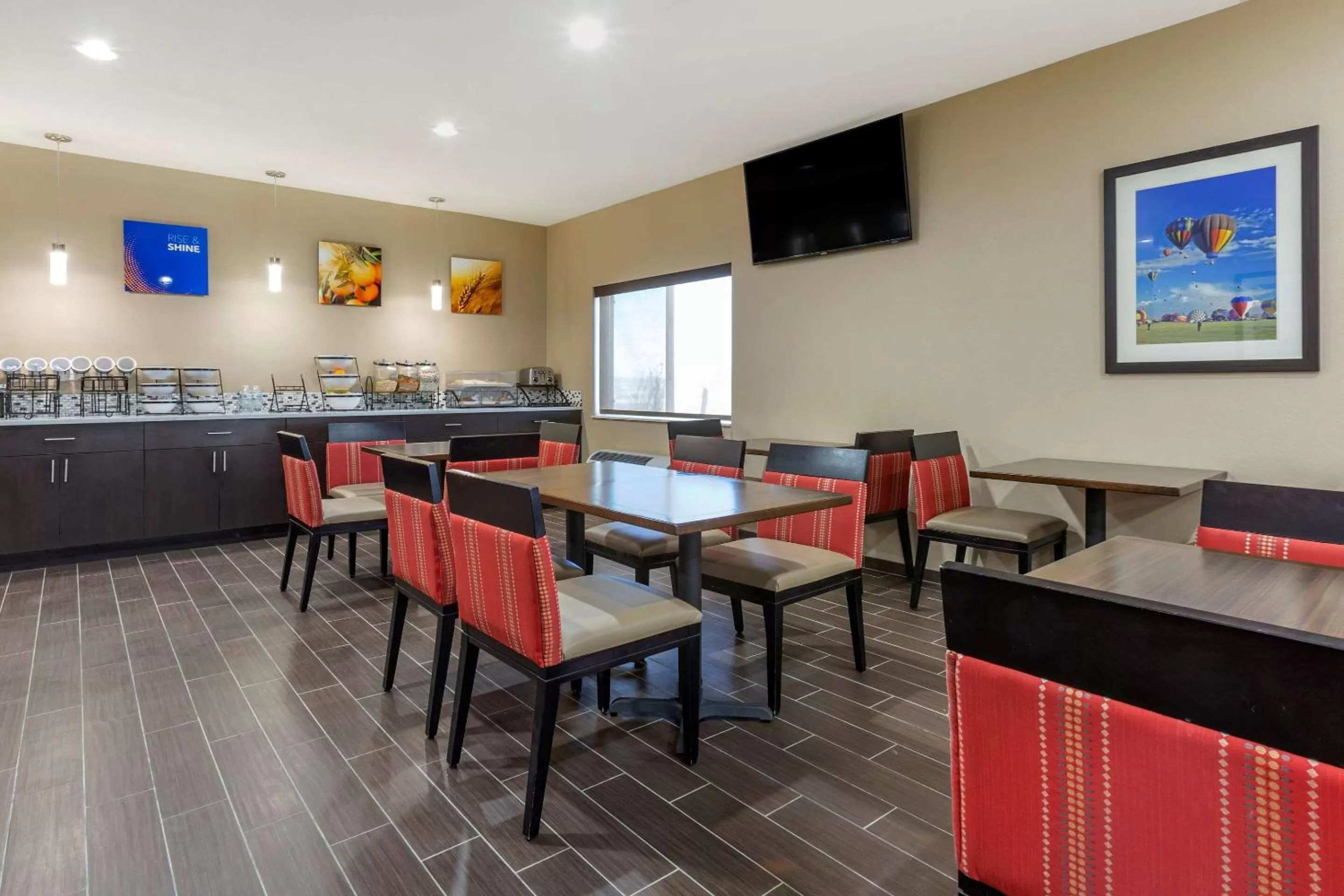 Restaurant/places to eat in Comfort Inn & Suites Alameda at Albuquerque Balloon Fiesta Park