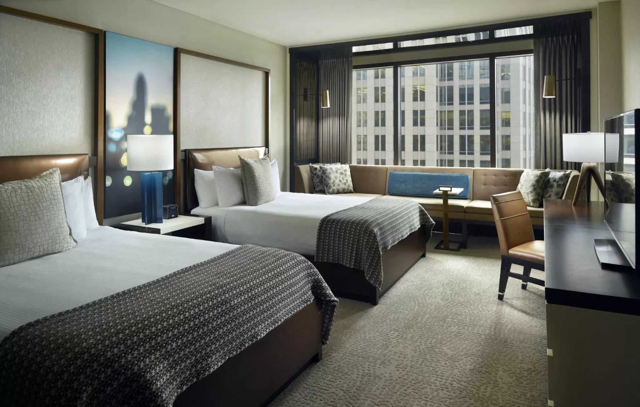 Photo of the whole room, Bed in Omni Charlotte Hotel