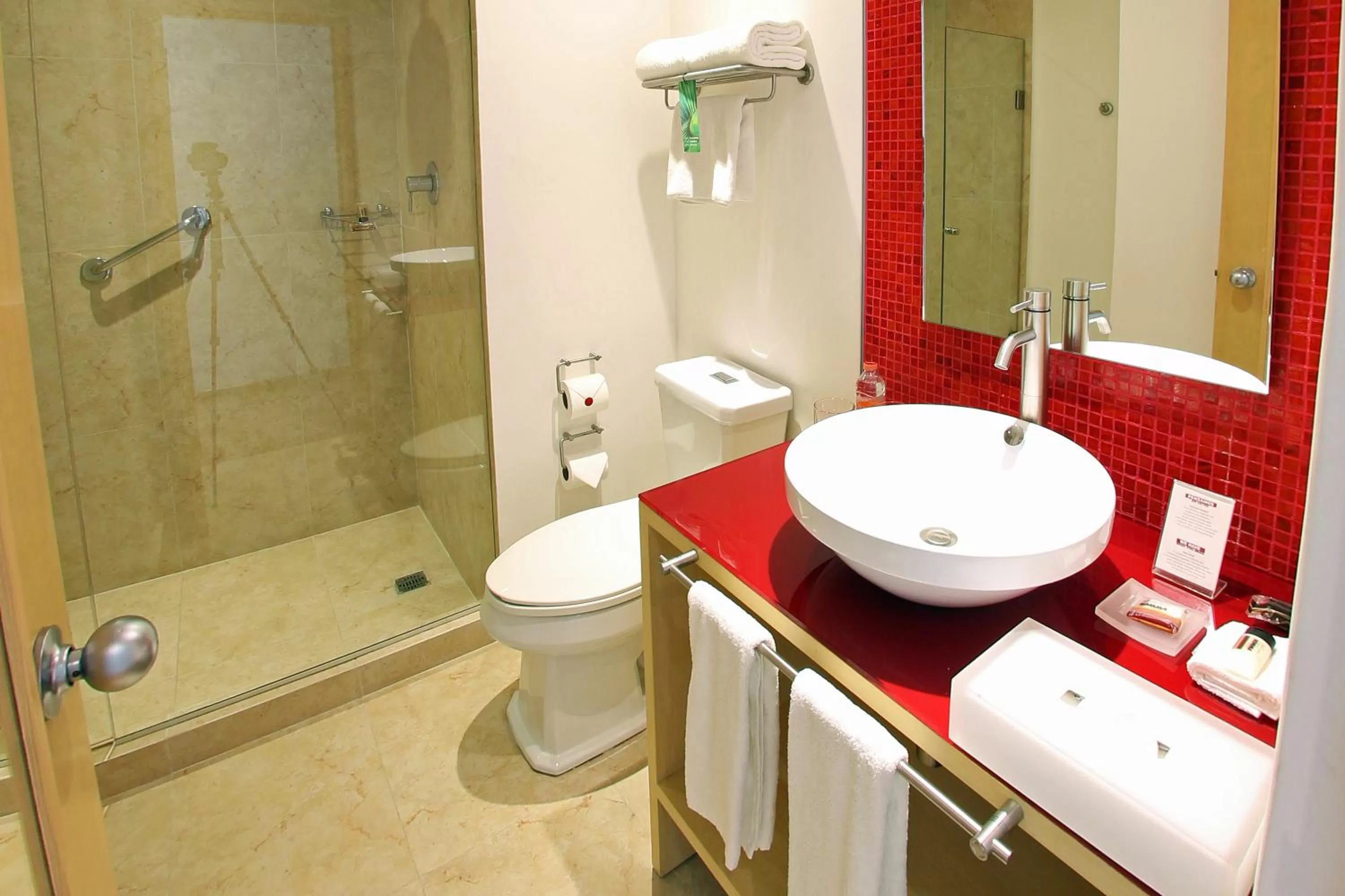 Bathroom in Fiesta Inn Express Perinorte