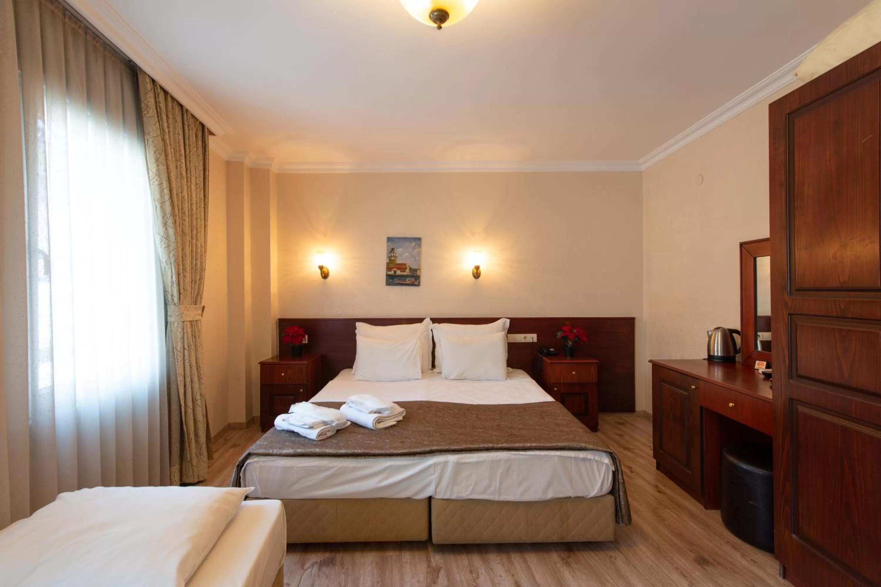 Photo of the whole room, Bed in Sultanahmet Cesme Hotel