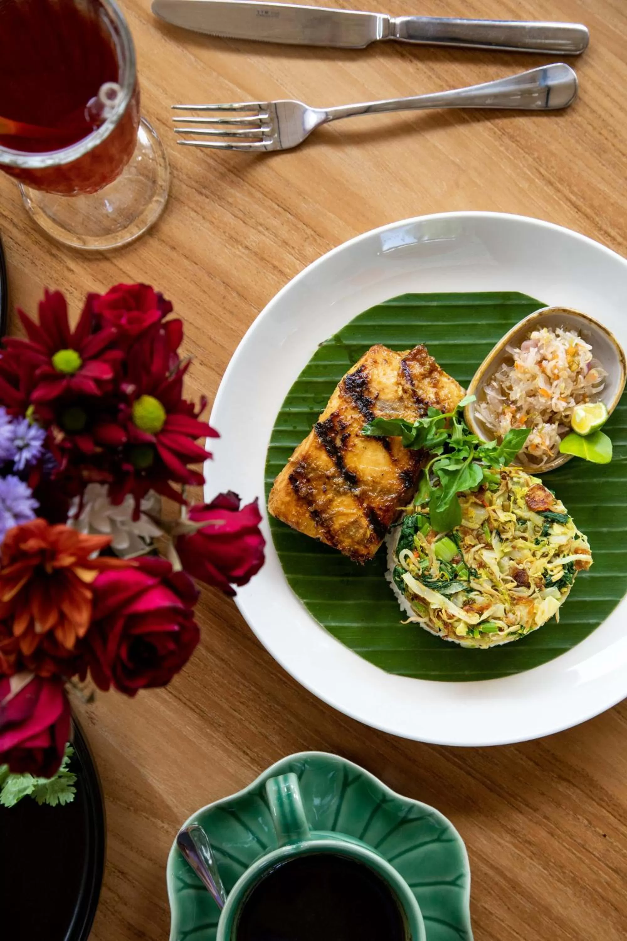 Food and drinks in Deep Roots Dive & Yoga Resort