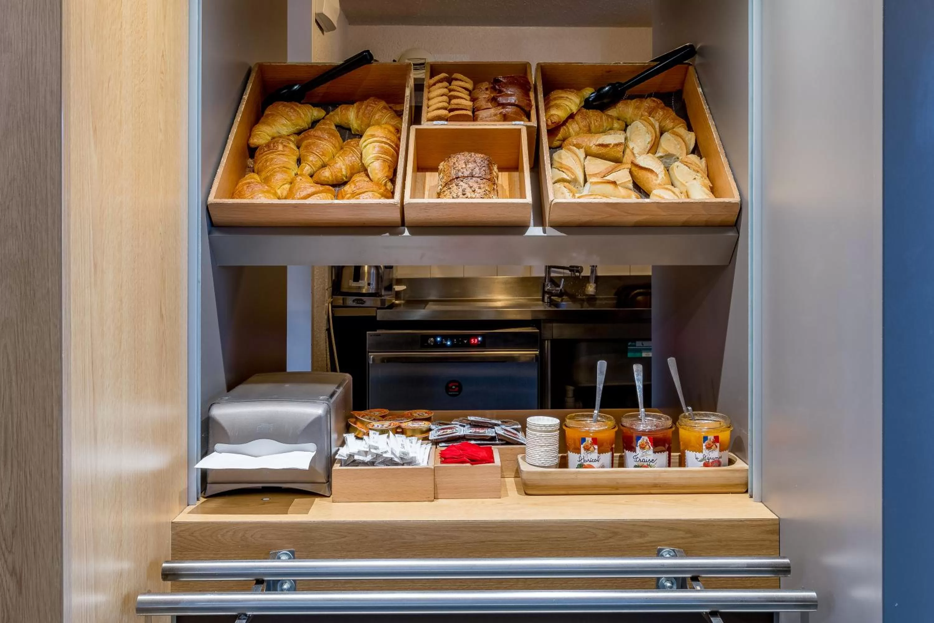 Buffet breakfast in B&B HOTEL Bordeaux Lormont