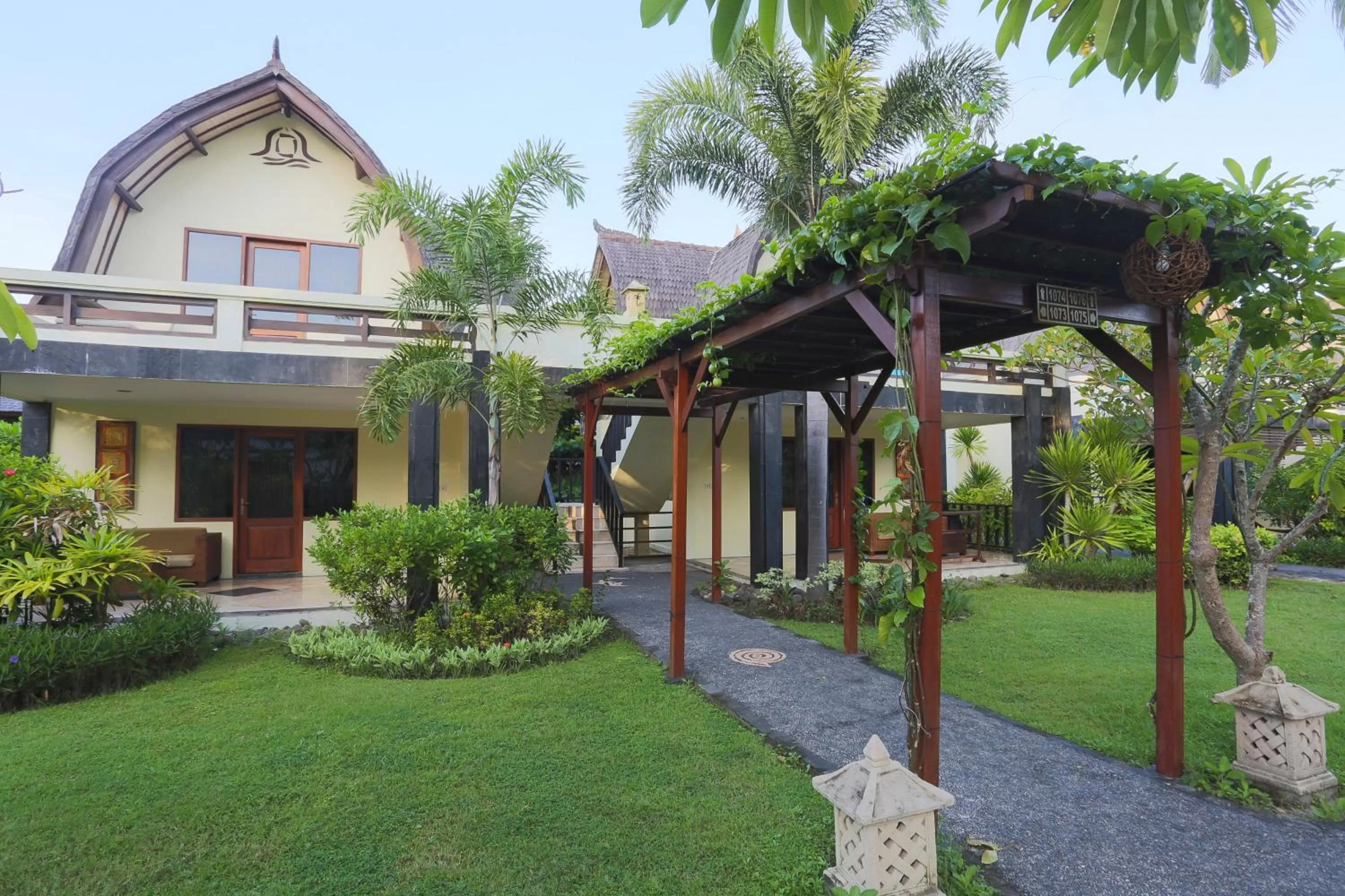 Property building in Vila Ombak