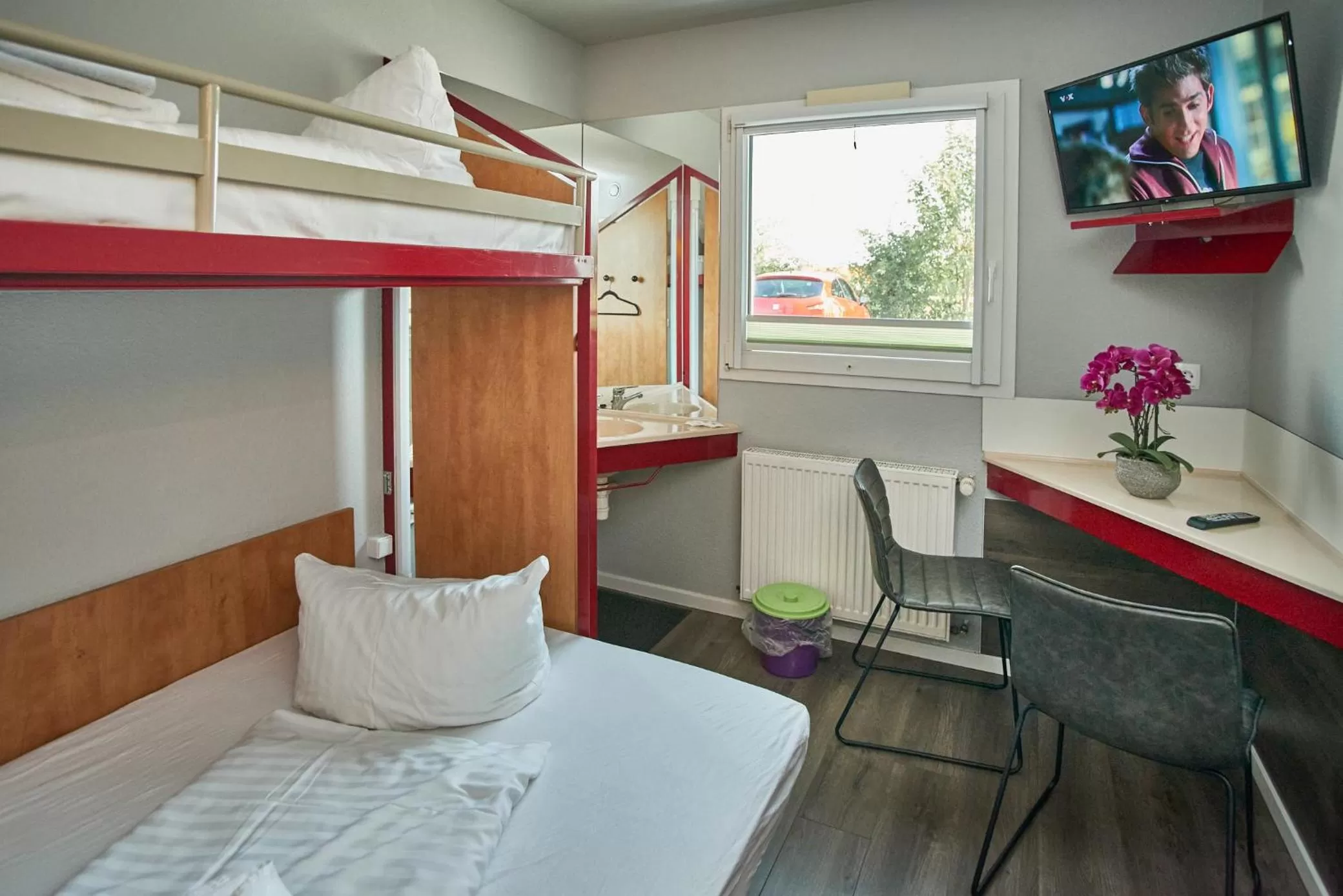 Photo of the whole room, Bed in Hotel City Inn