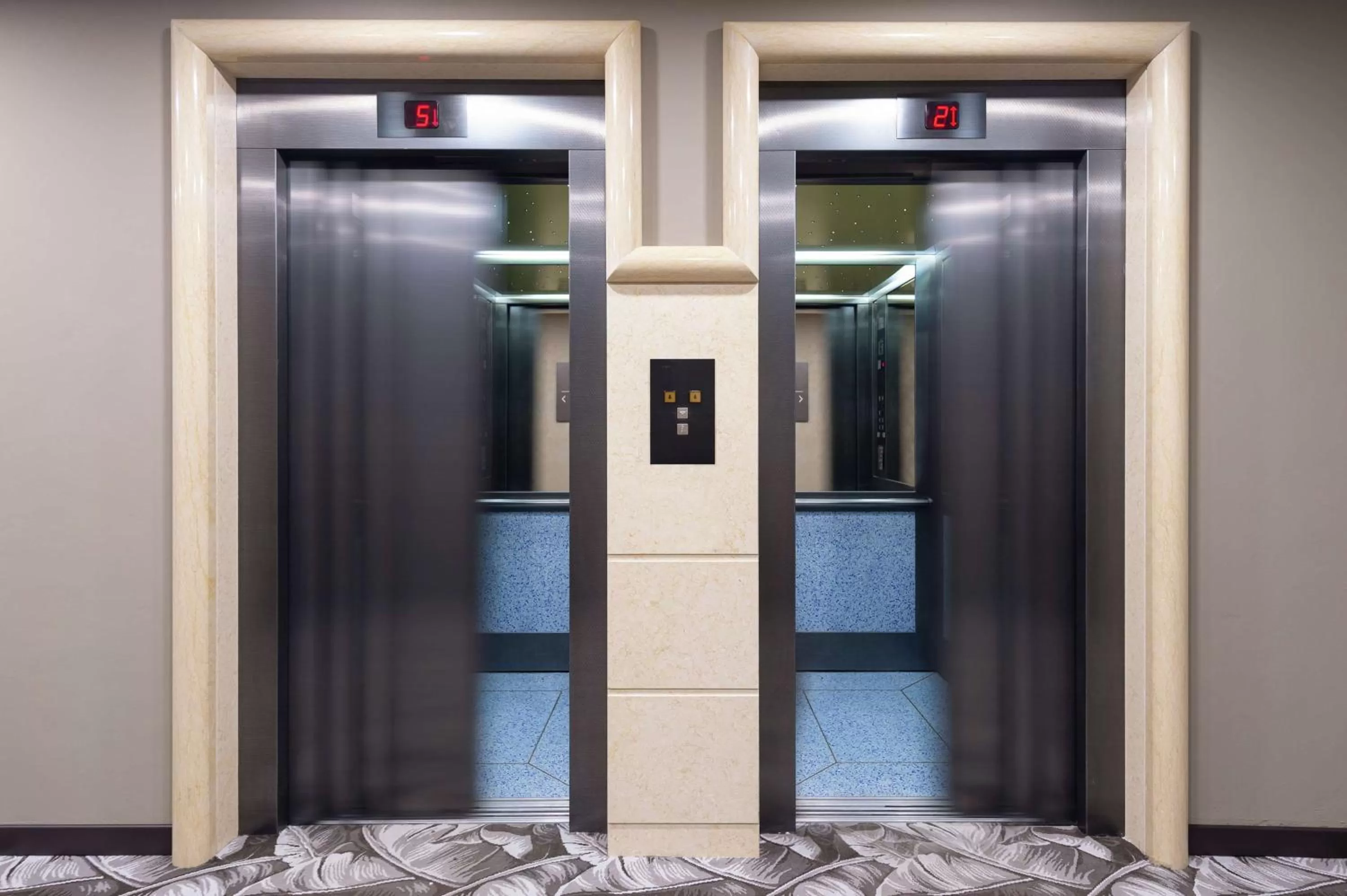 elevator in DoubleTree by Hilton Brescia