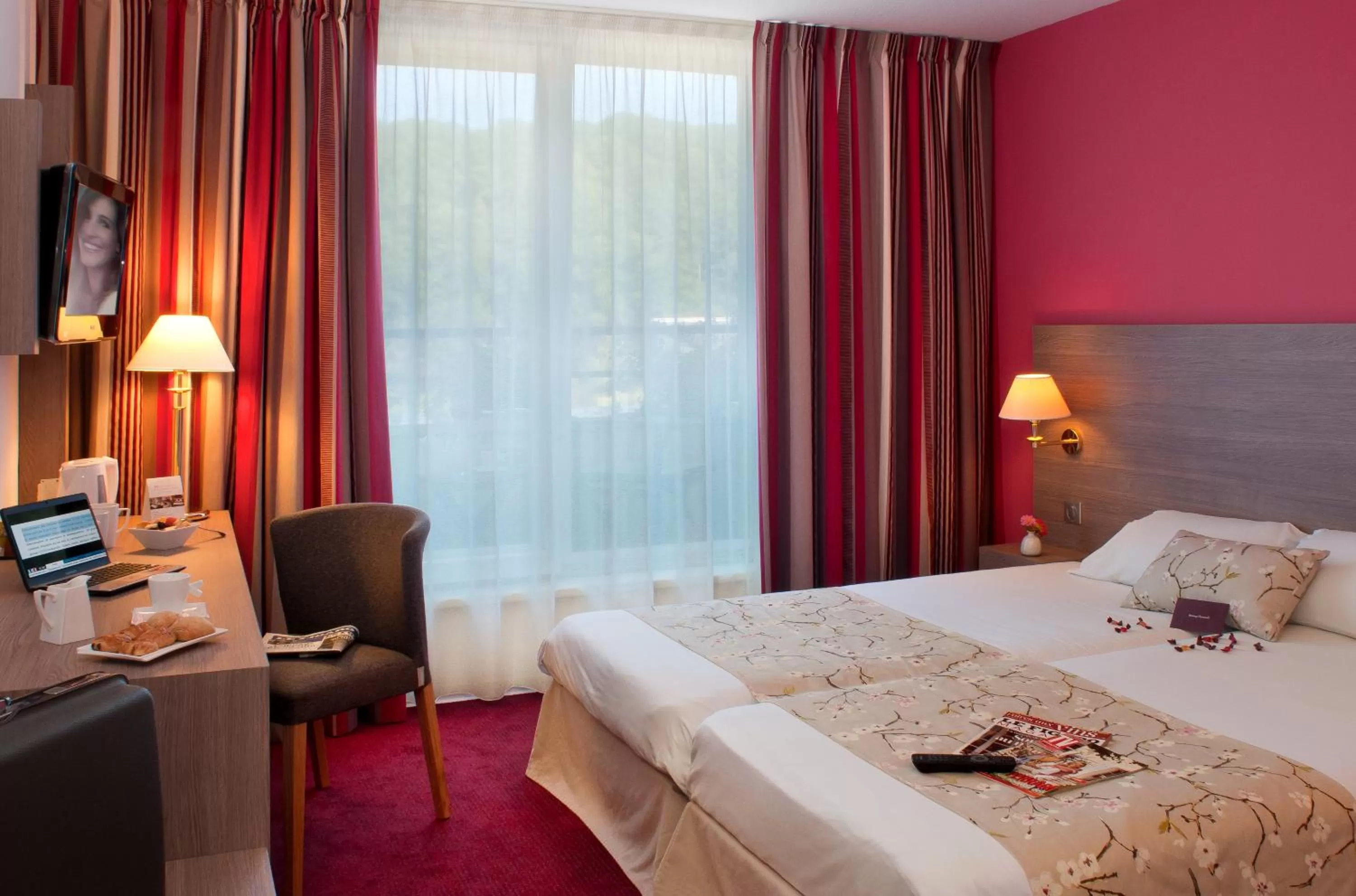 Bedroom, Bed in Mercure Hotel Forbach Centre de Loisirs