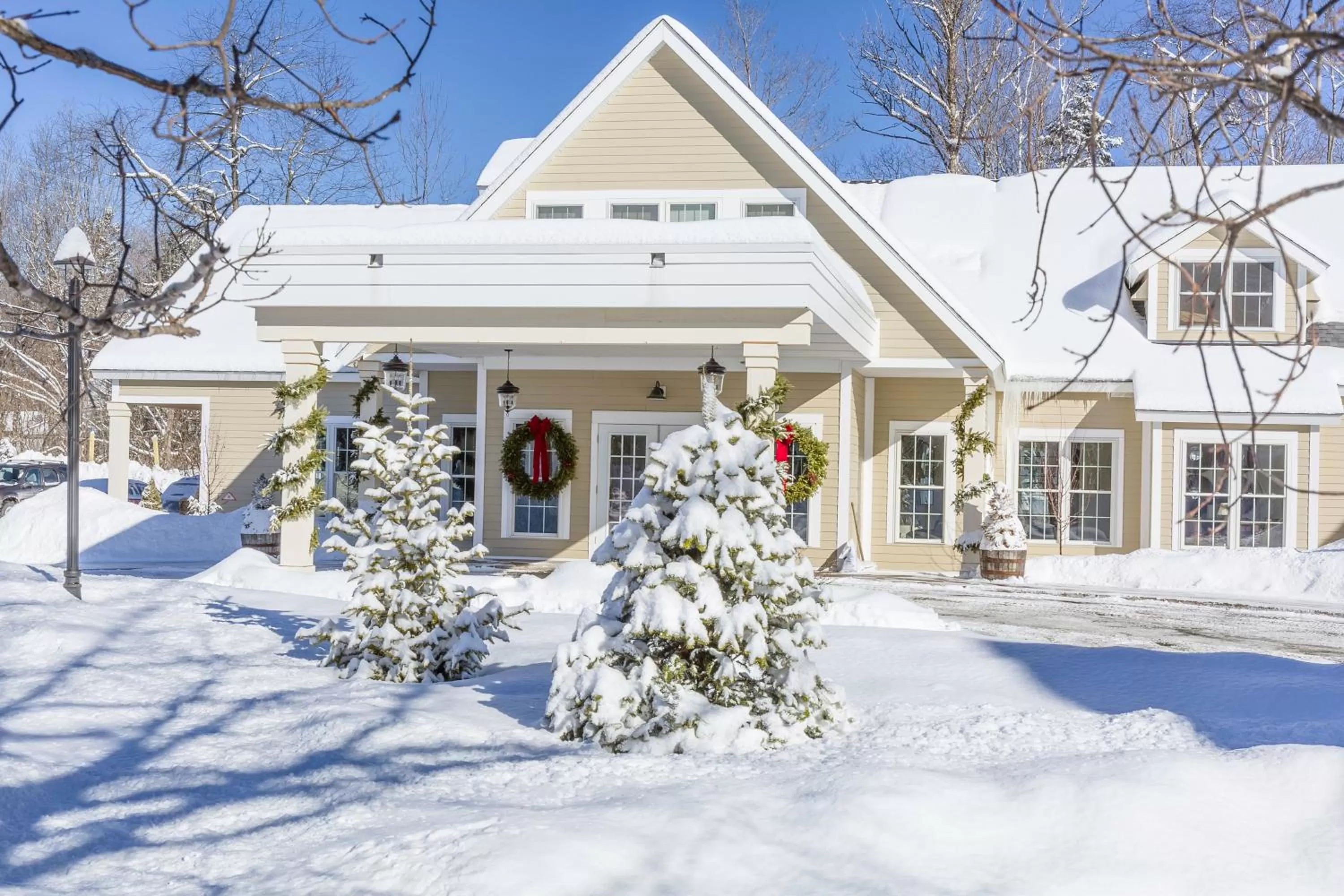 Facade/entrance, Winter in 506 On the River Inn Woodstock