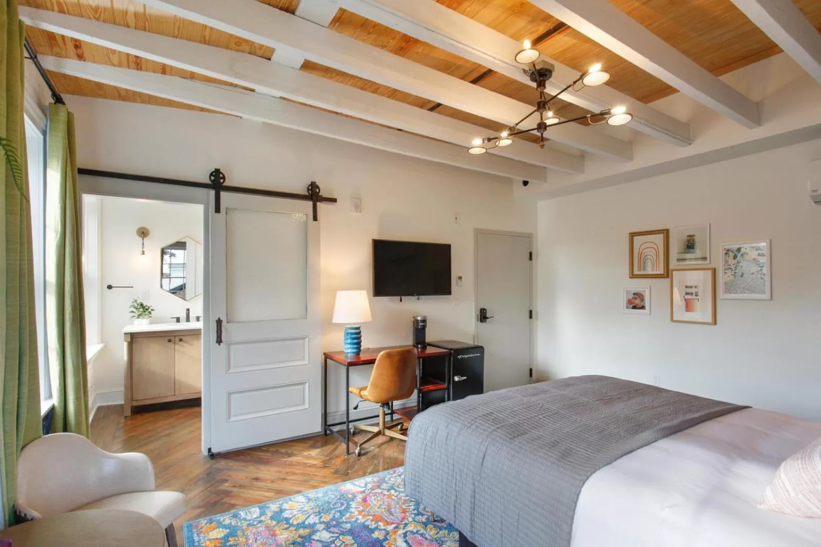 TV/Entertainment Center in The Present Hotel