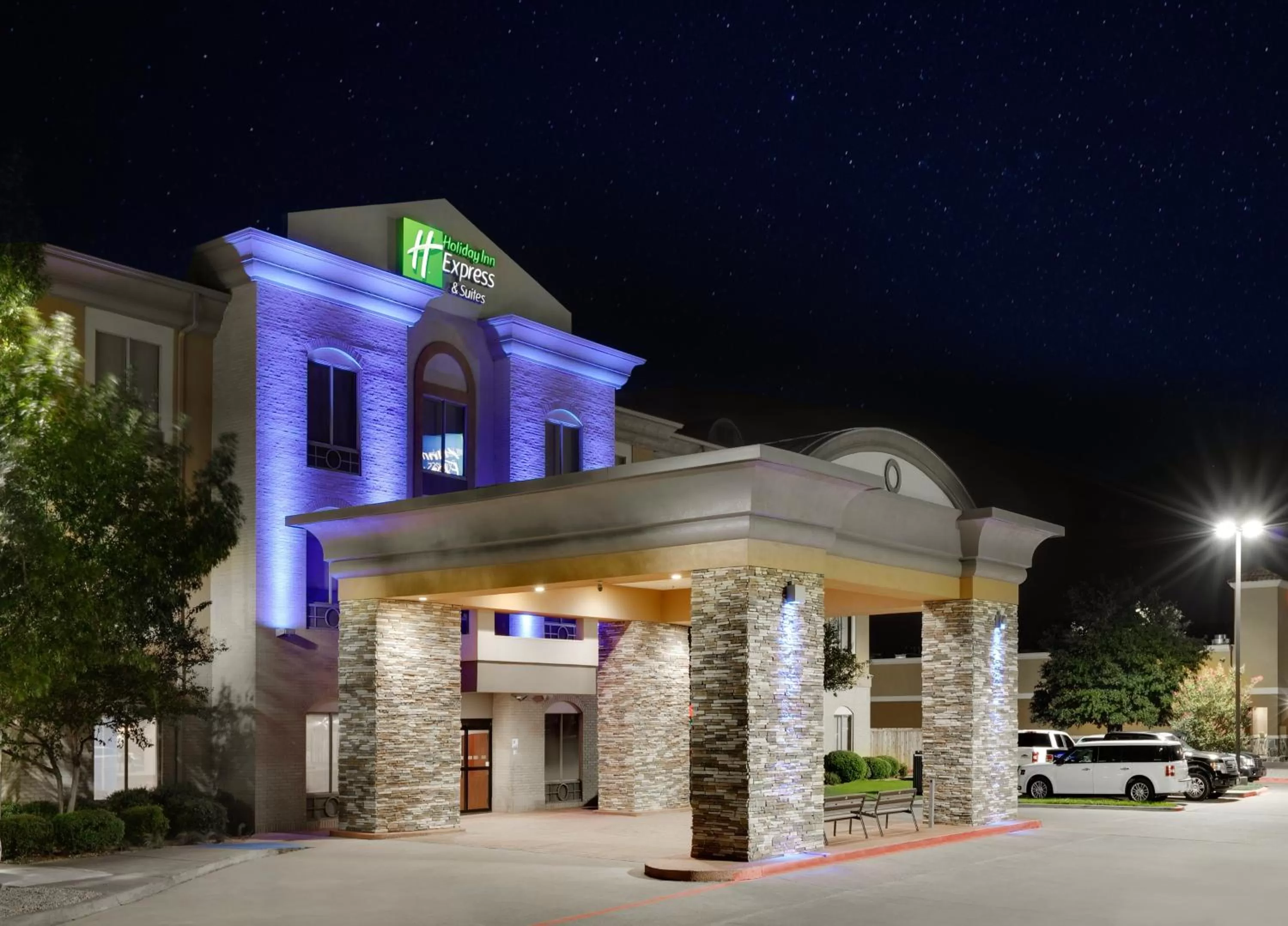 Holiday Inn Express & Suites Dallas - Duncanville by IHG
