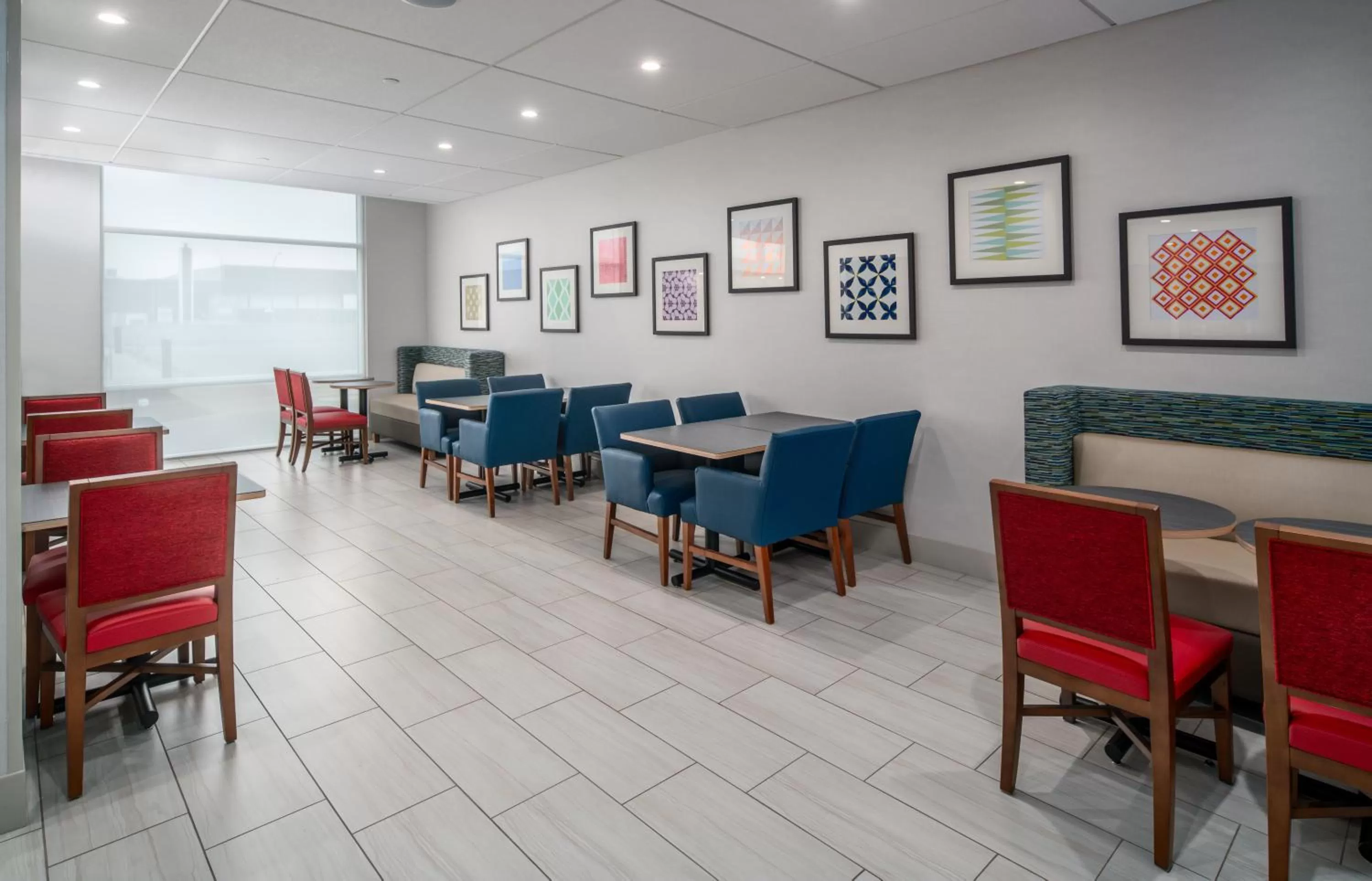 Breakfast in Holiday Inn Express & Suites - Brandon by IHG