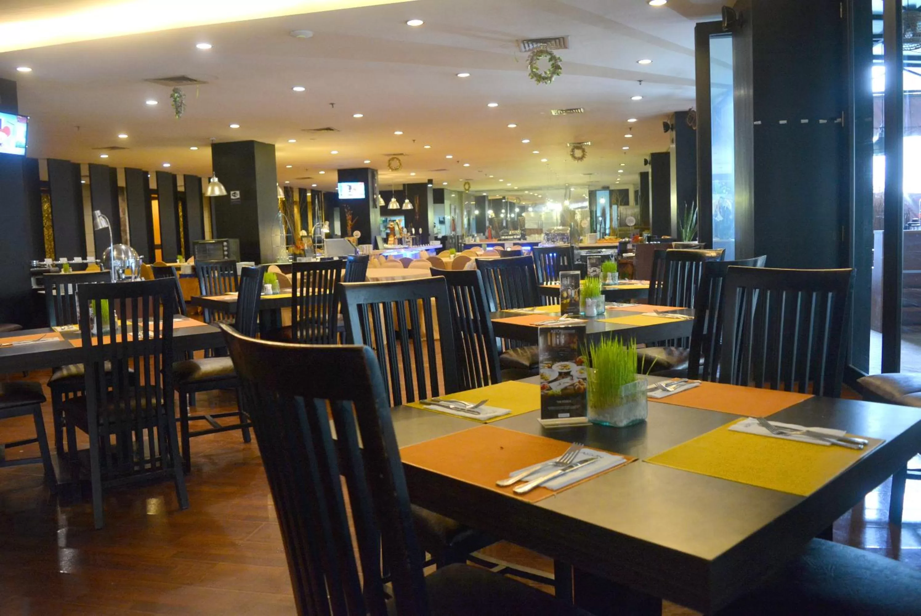 Restaurant/places to eat in Aston Denpasar Hotel & Convention