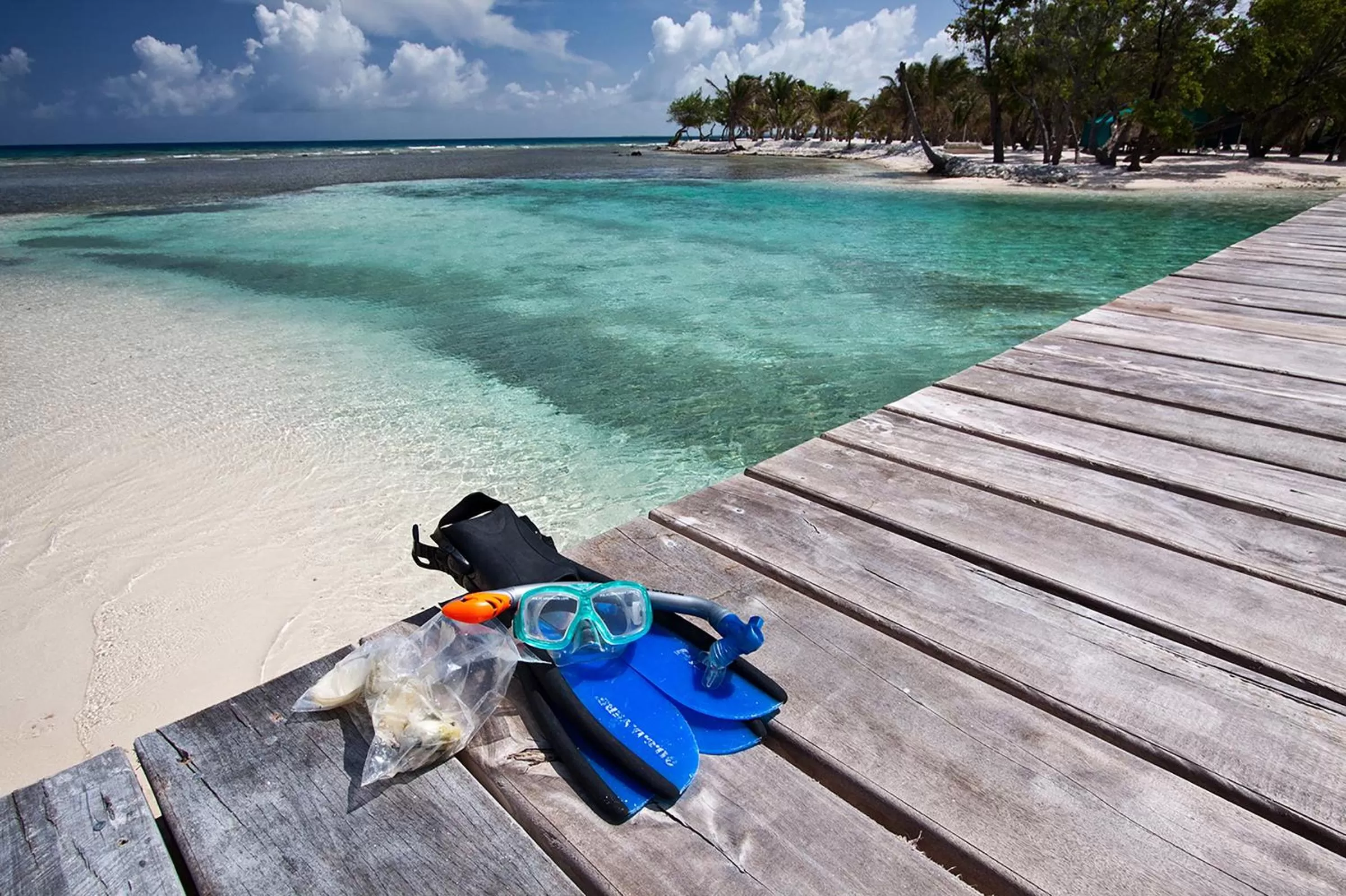 Snorkeling, Drinks in Pelican Reef Villas Resort