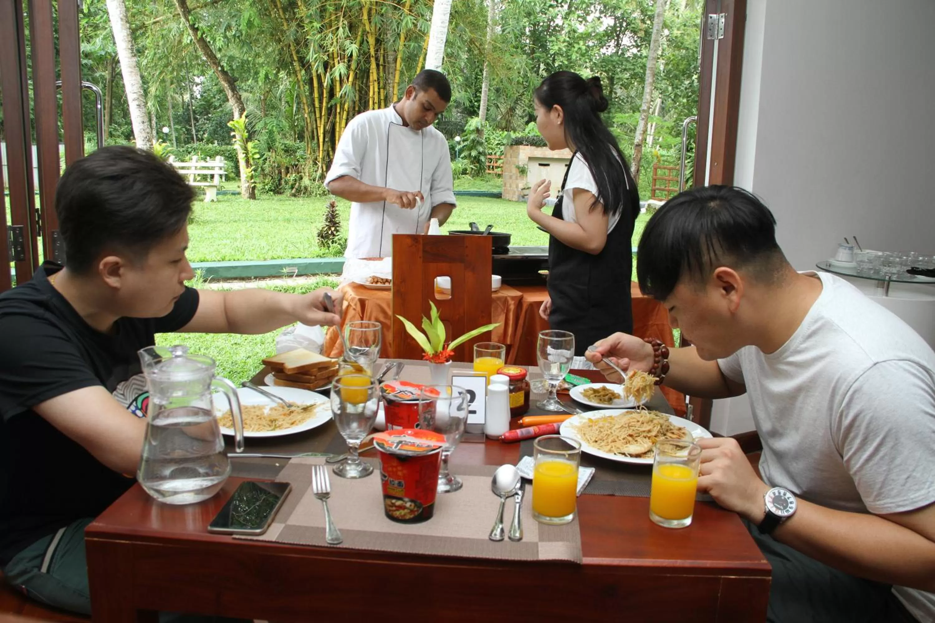 Restaurant/places to eat in Oreeka - Katunayake Airport Transit Hotels