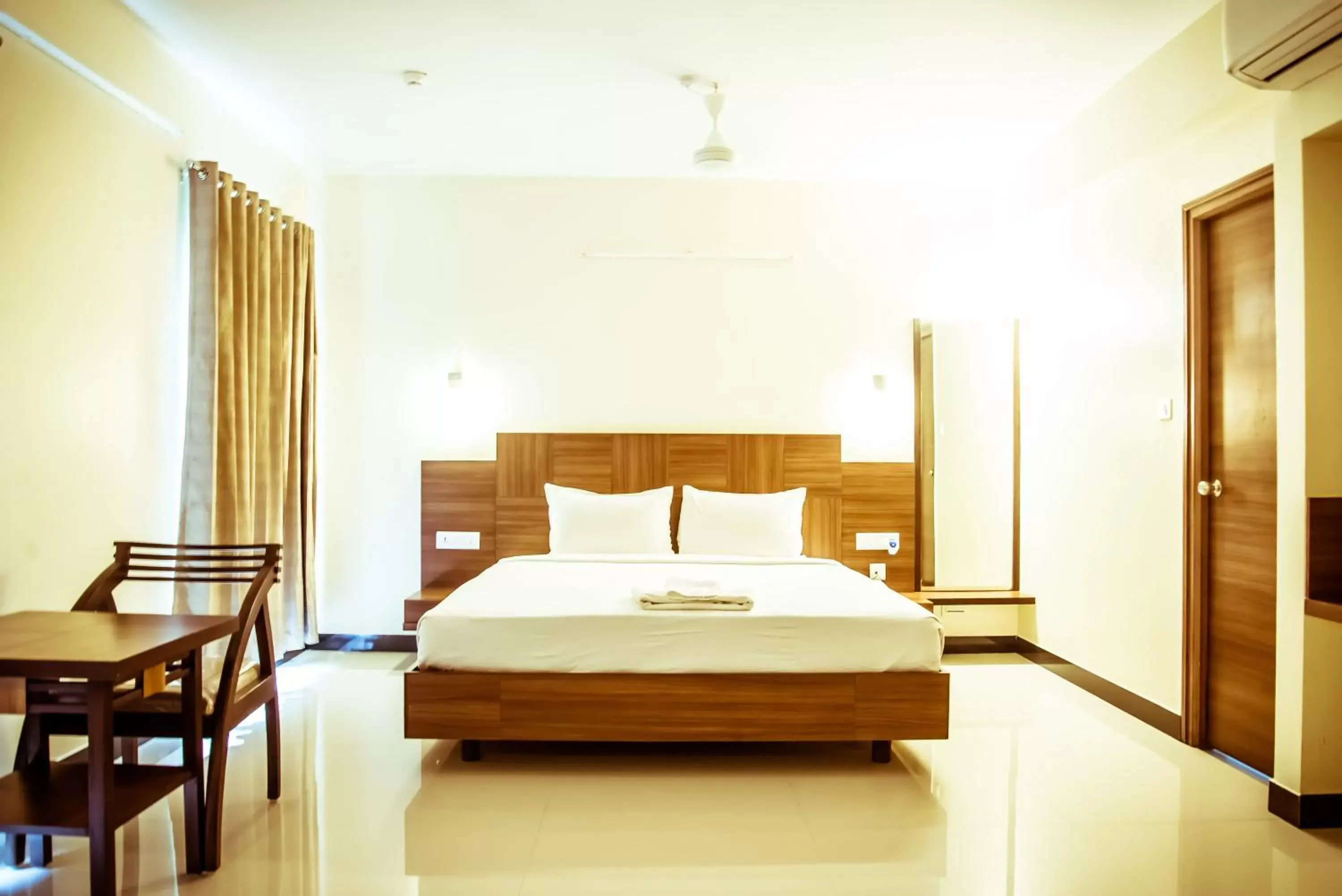 Superior King Room - single occupancy in The Pioneer Superior King Room - single occupancy in The Pioneer