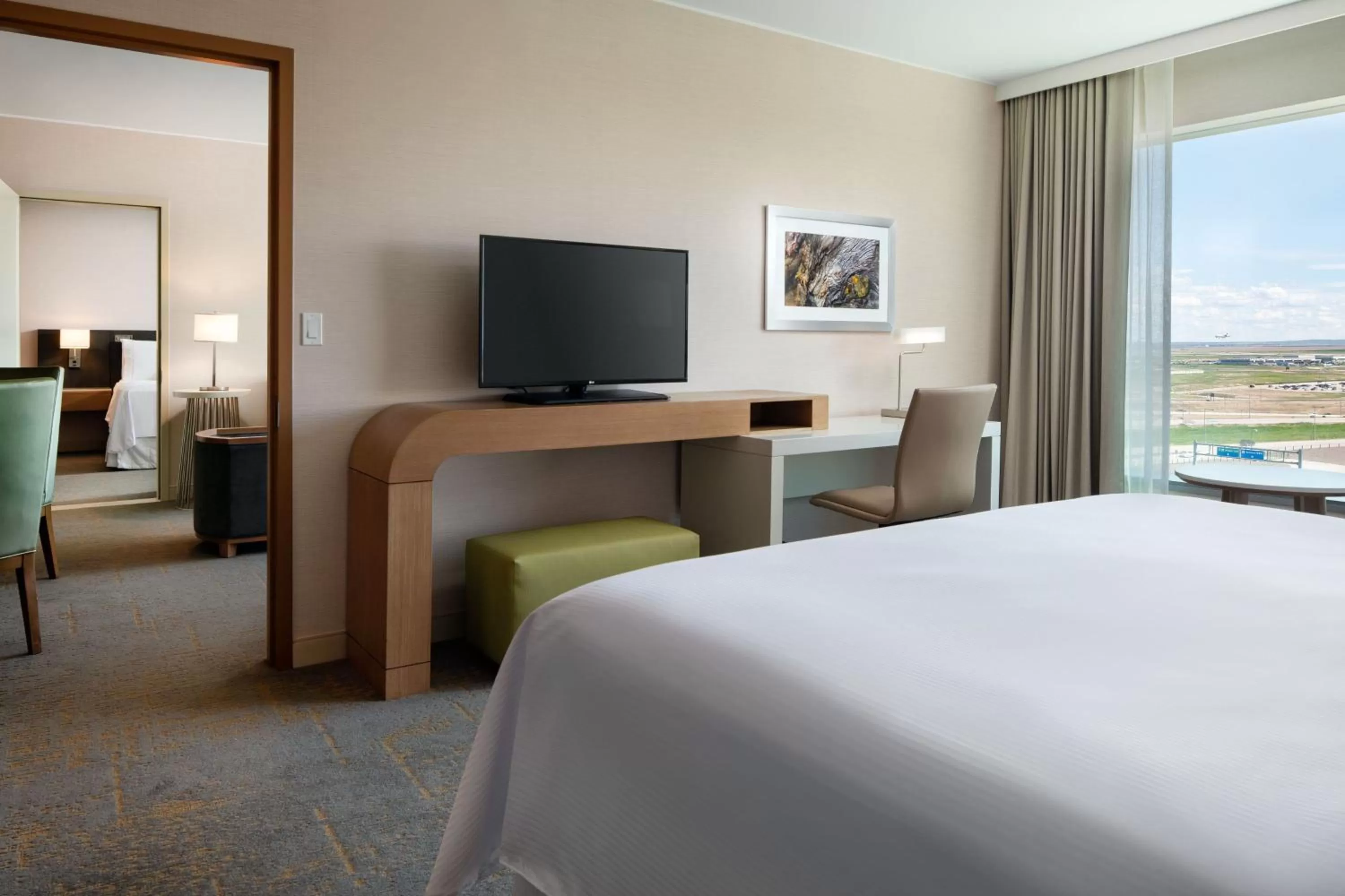 Bedroom, Bed in The Westin Denver International Airport