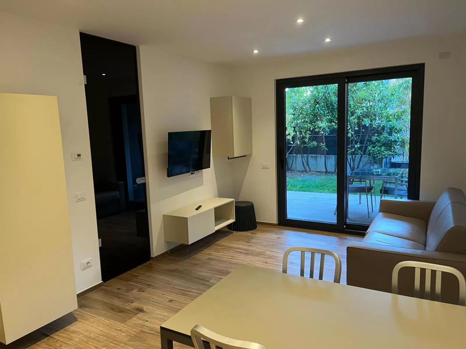 Living room in Riva Lake Lodge