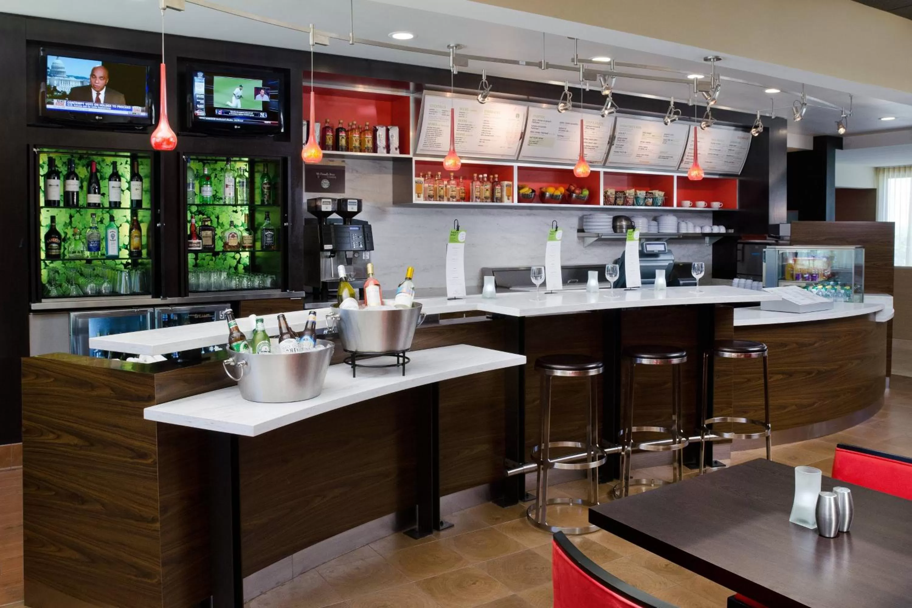 Restaurant/places to eat in Courtyard by Marriott Huntsville University Drive