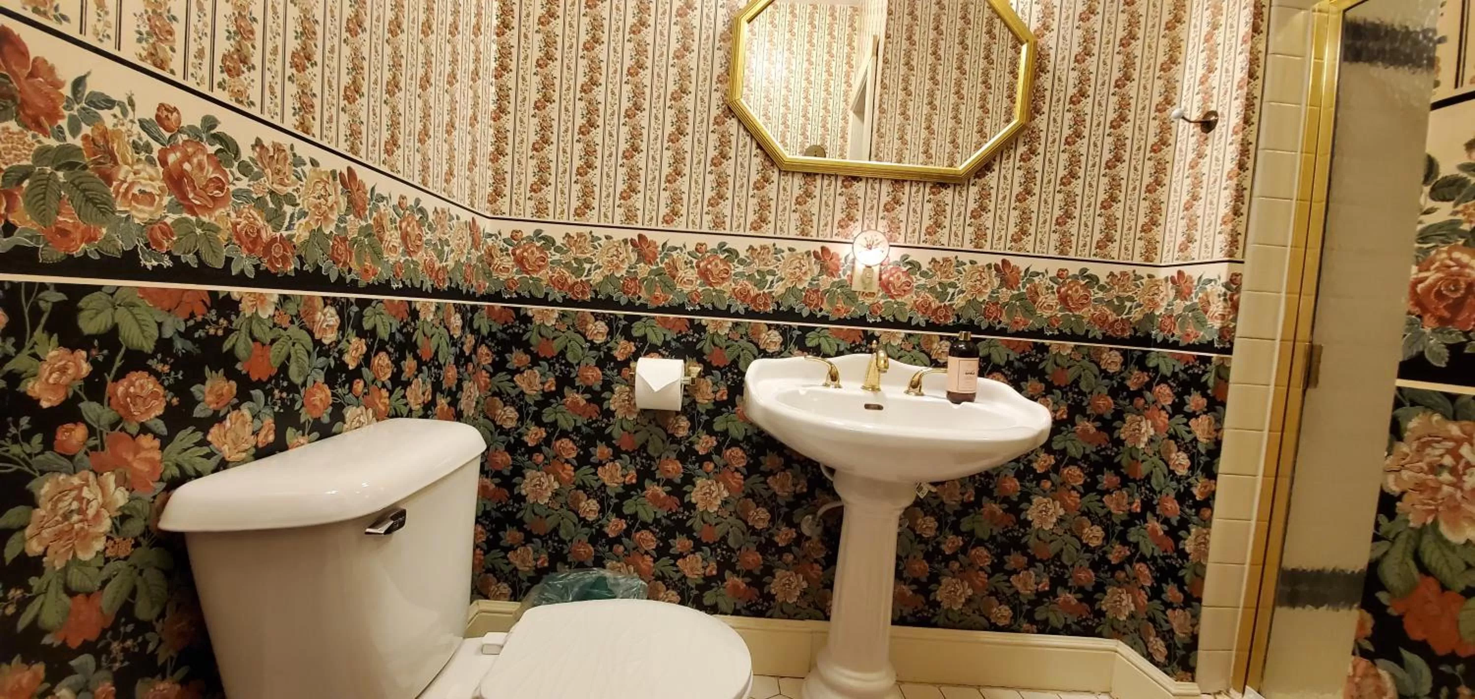 Bathroom in Saravilla Bed & Breakfast