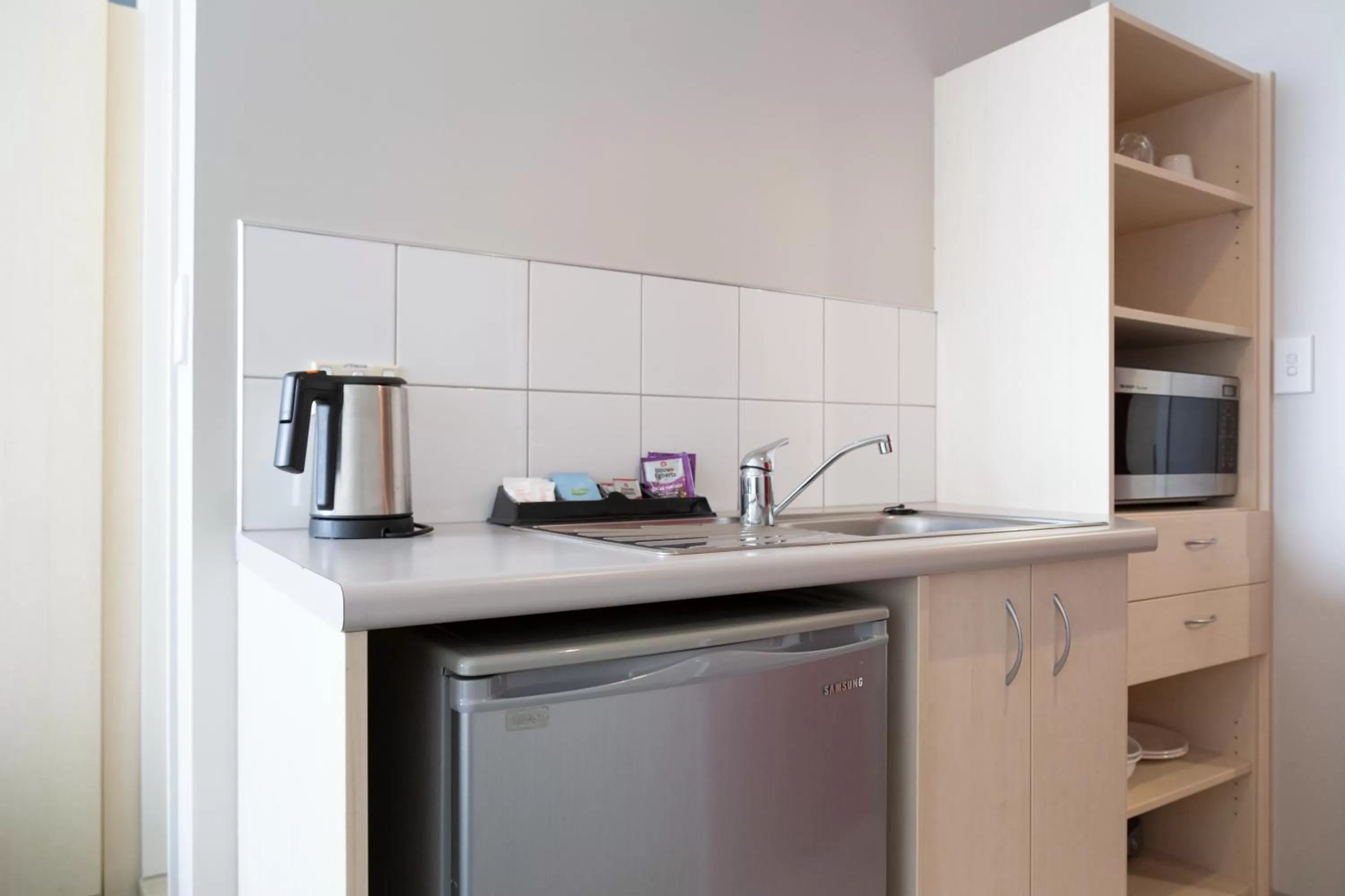Kitchen or kitchenette in Ibis Styles Invercargill
