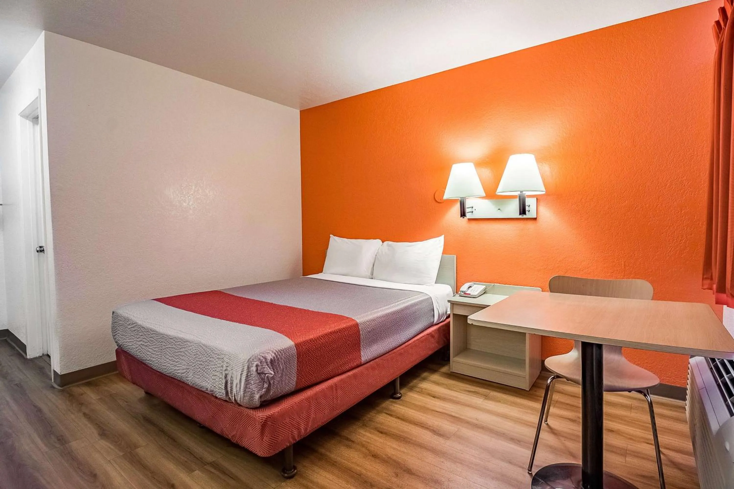 Bedroom, Bed in Motel 6-Salt Lake City, UT - West - Airport