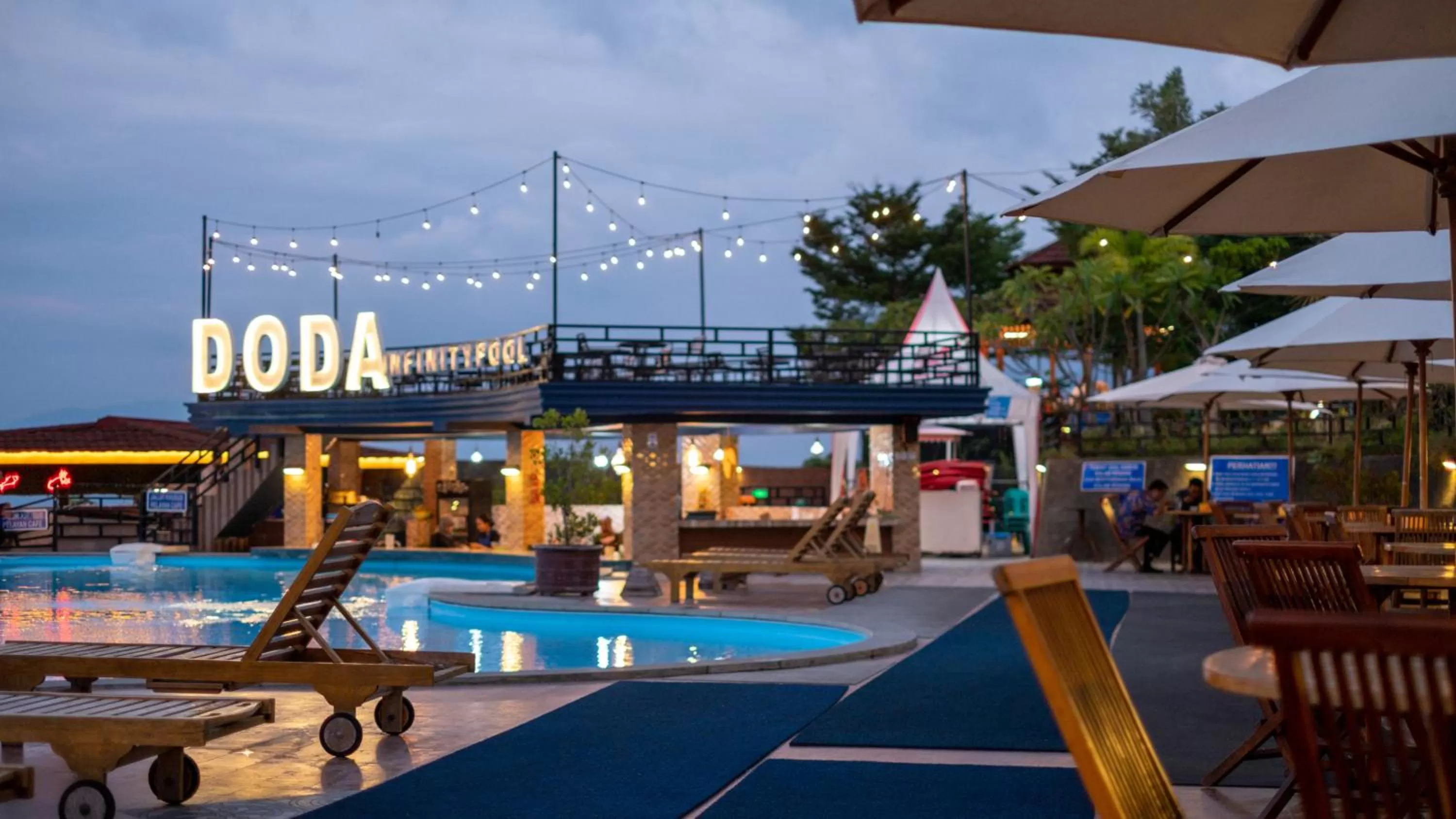 Swimming pool in Bukit Indah Doda Hotel & Resorts