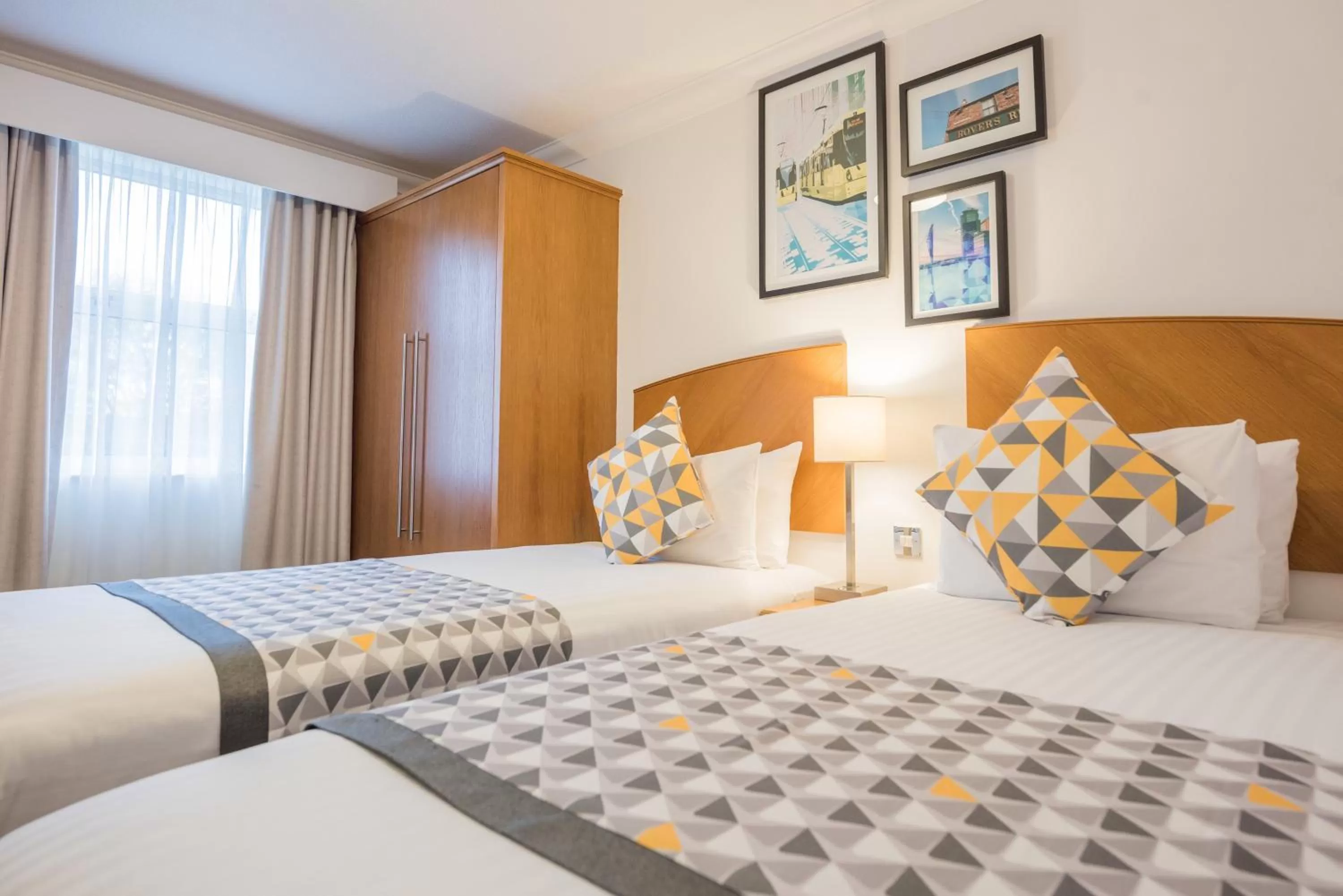 Photo of the whole room, Bed in Holiday Inn Manchester West by IHG