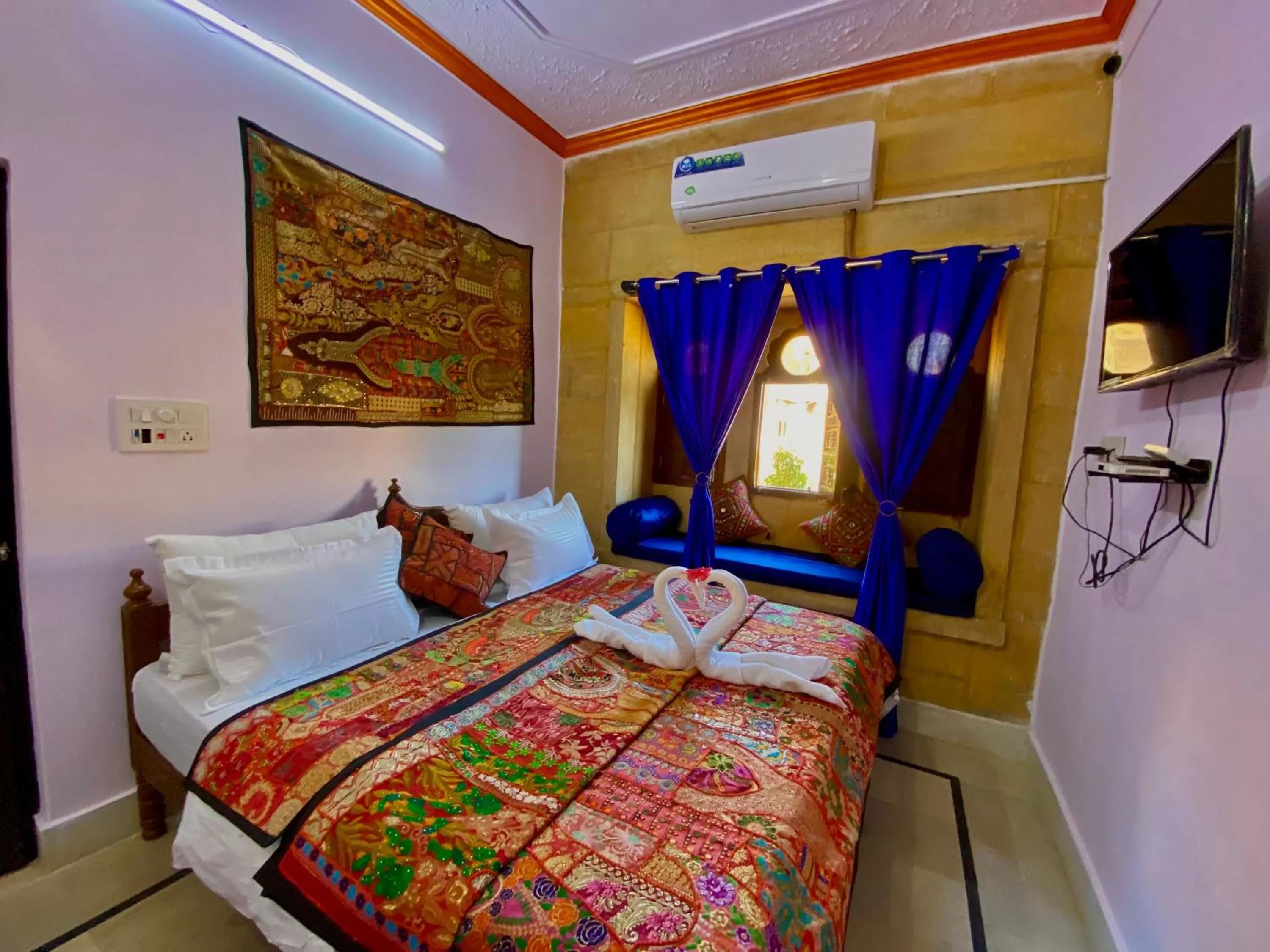 Bed in Hotel Murad Haveli