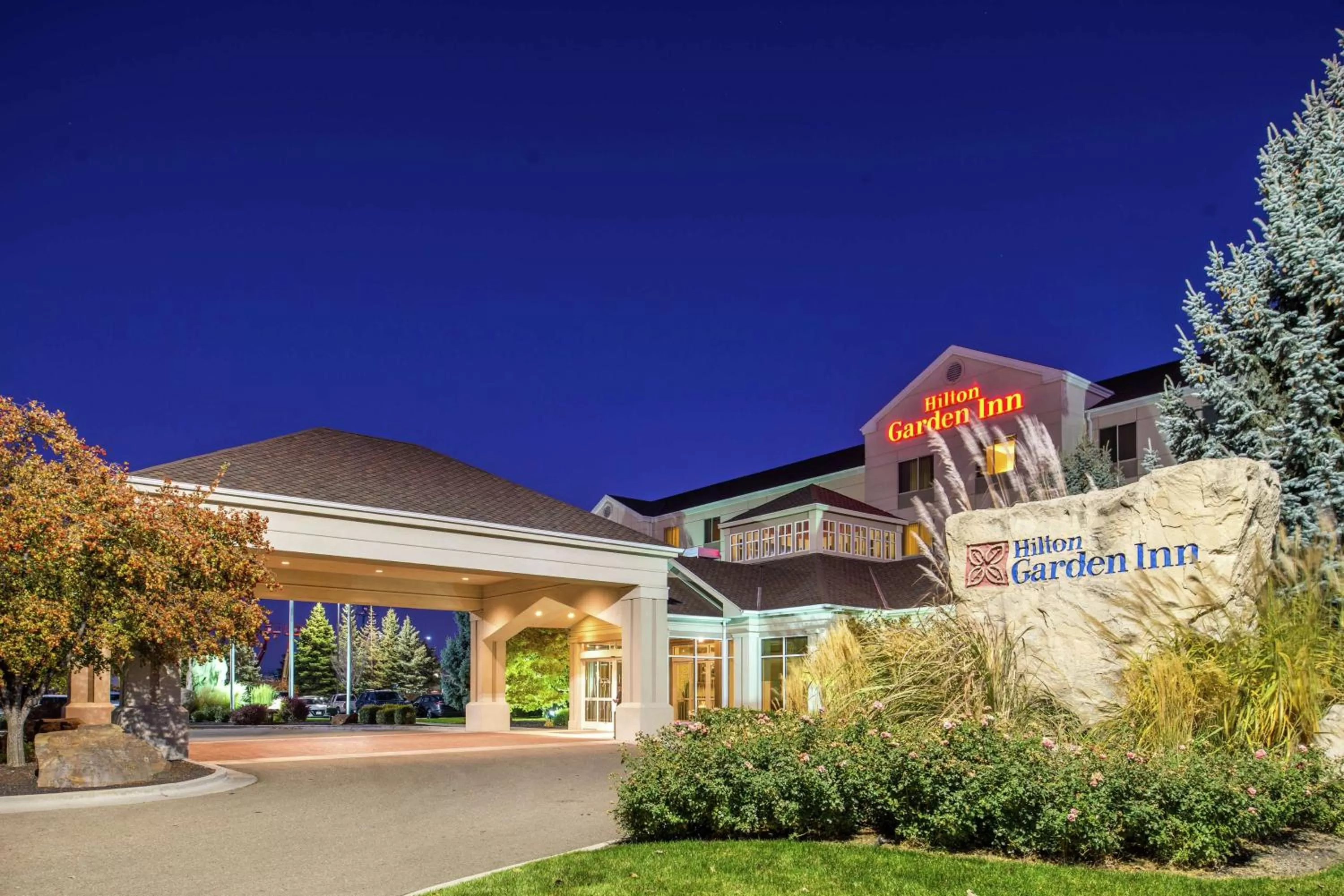 Property building in Hilton Garden Inn Boise Spectrum