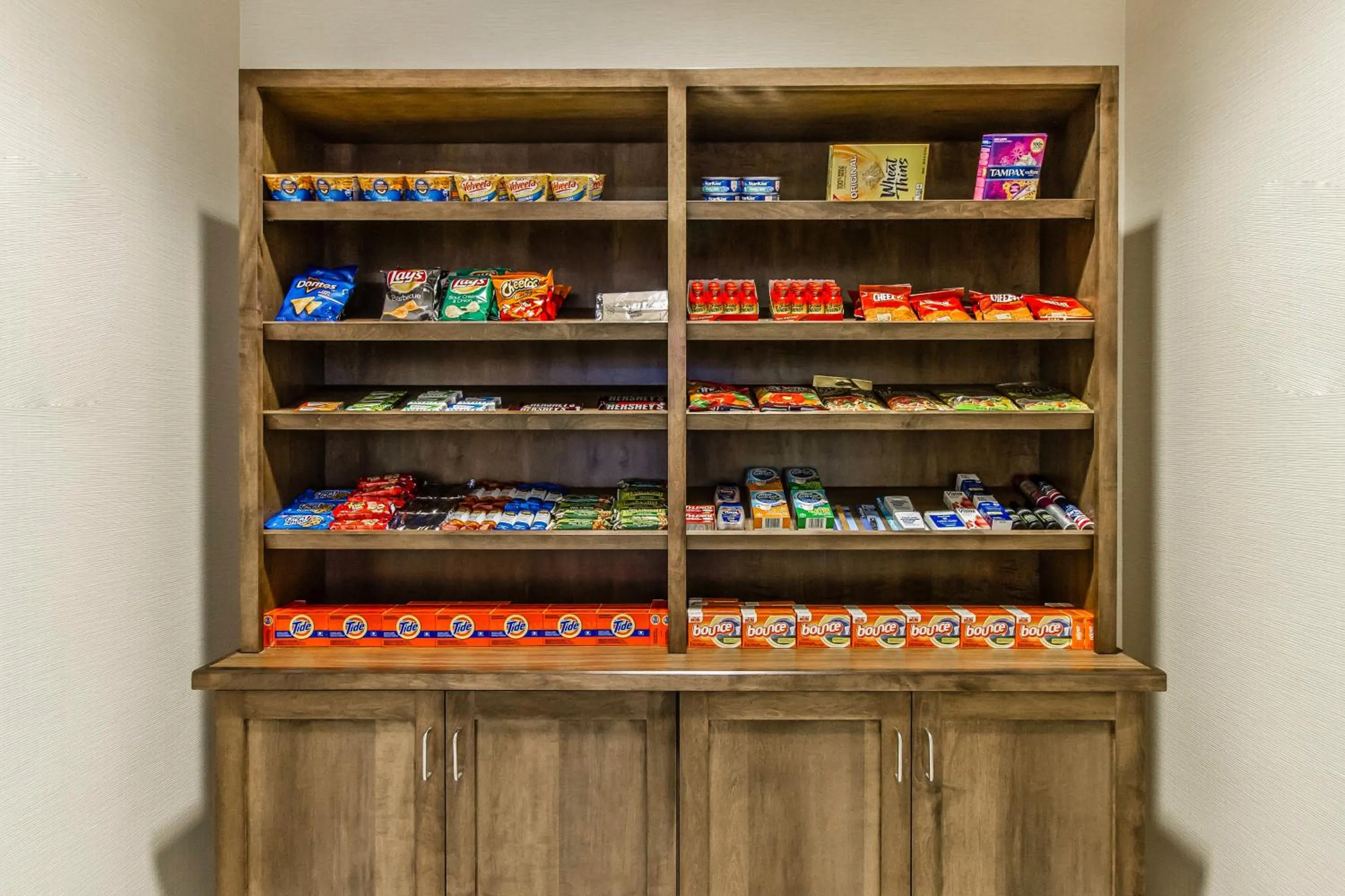 On-site shops in MainStay Suites Watford City - Event Center