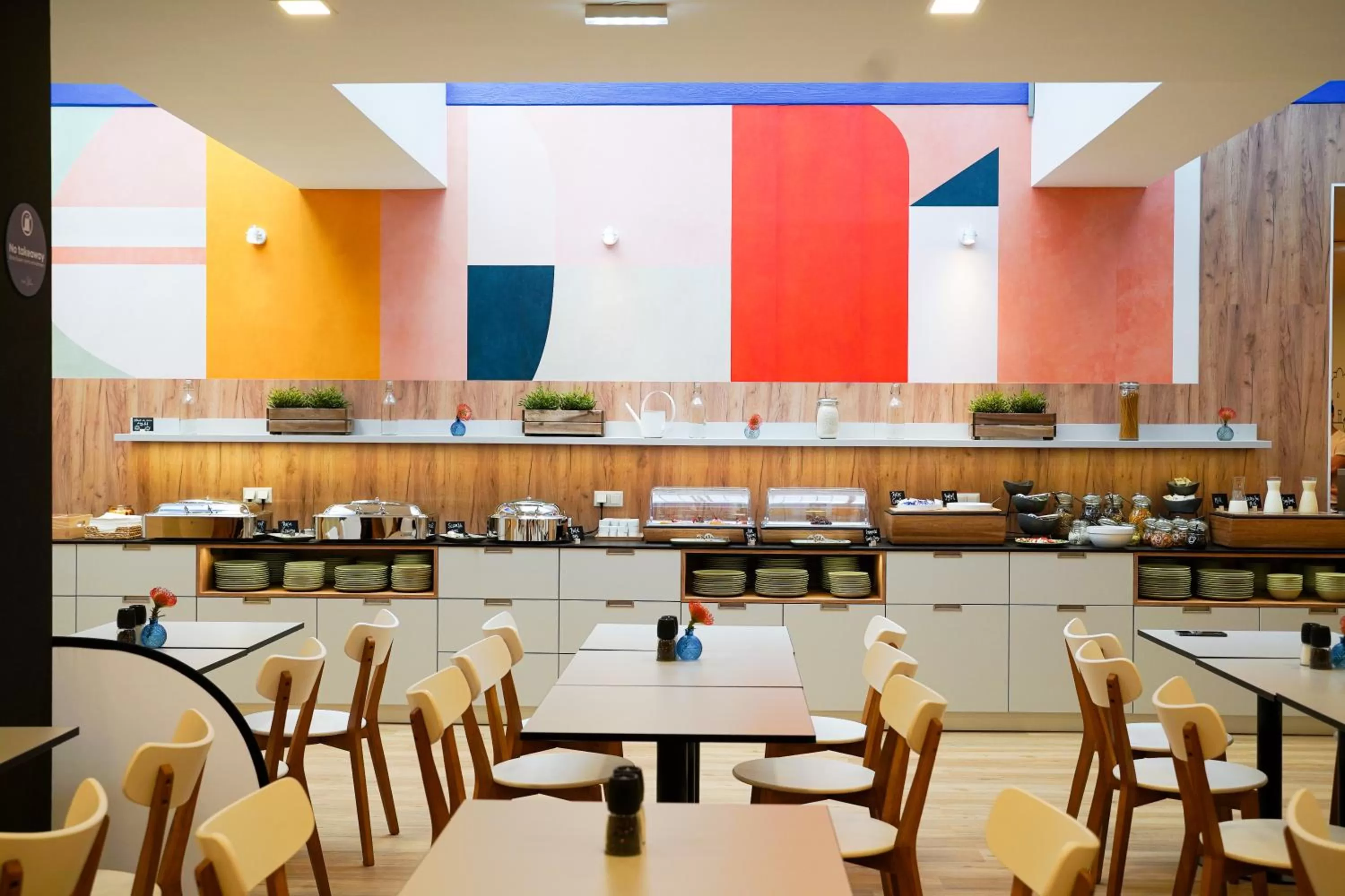 Restaurant/places to eat in Citadines South Vienna