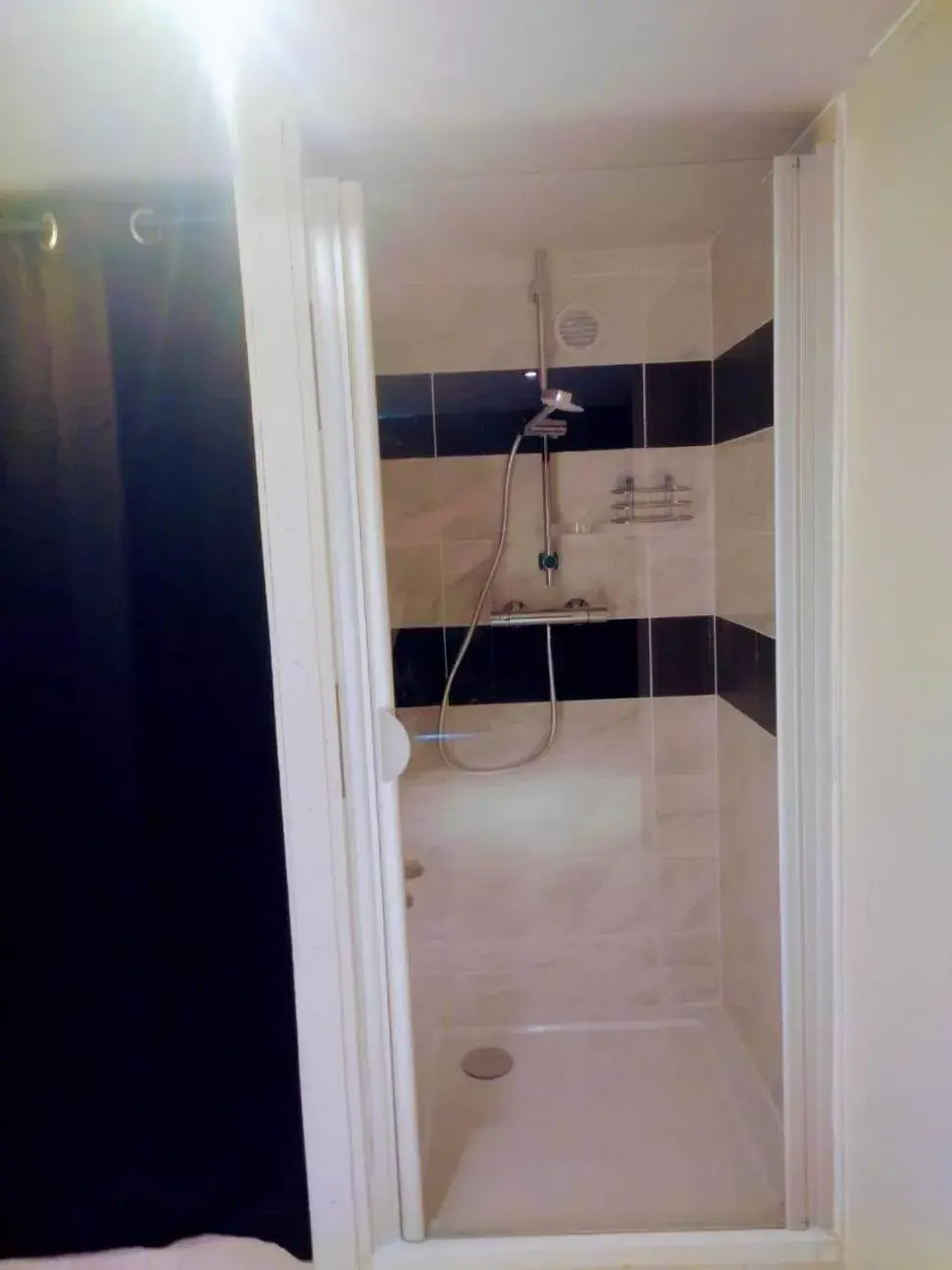 Single Bed in Mixed Dormitory Room in LE VERT NOMADE Single Bed in Mixed Dormitory Room in LE VERT NOMADE