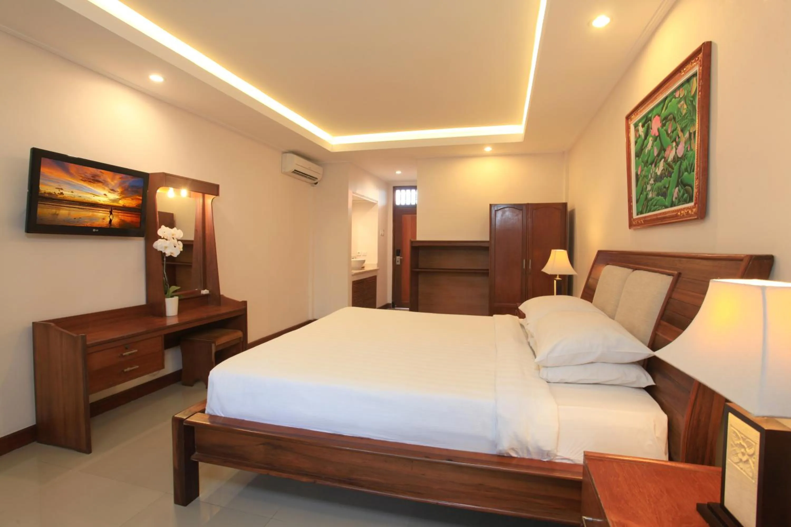Deluxe Double or Twin Room with Pool View in Matahari Bungalow Hotel