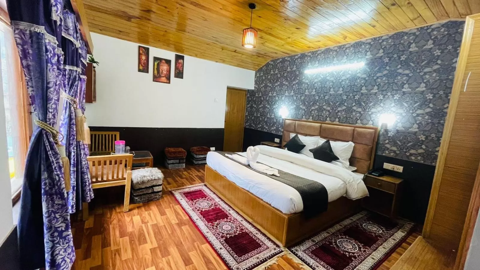 Hotel Hilltop At Mall Road Manali With Open Terrace