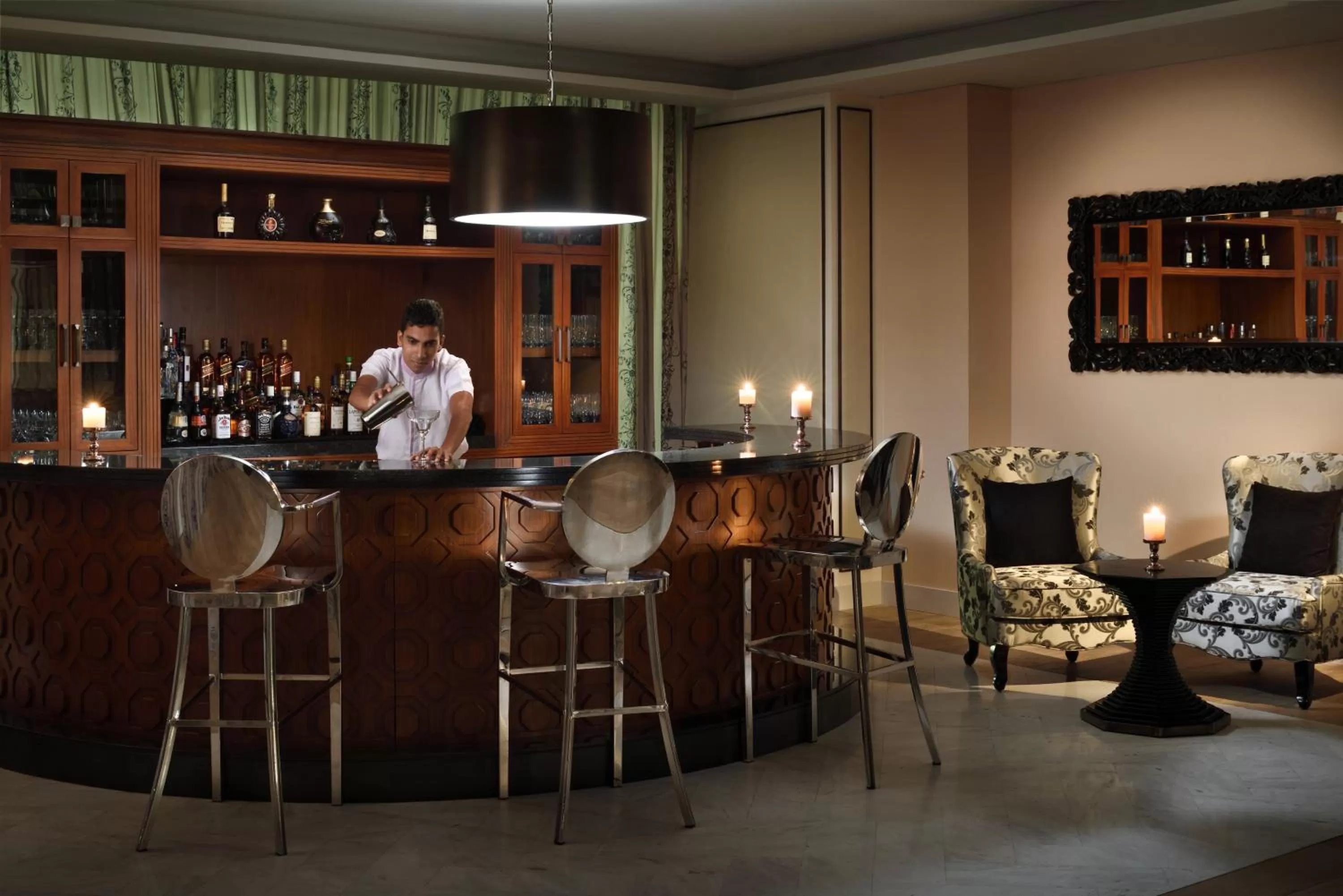 Lounge or bar in NH Collection Colombo